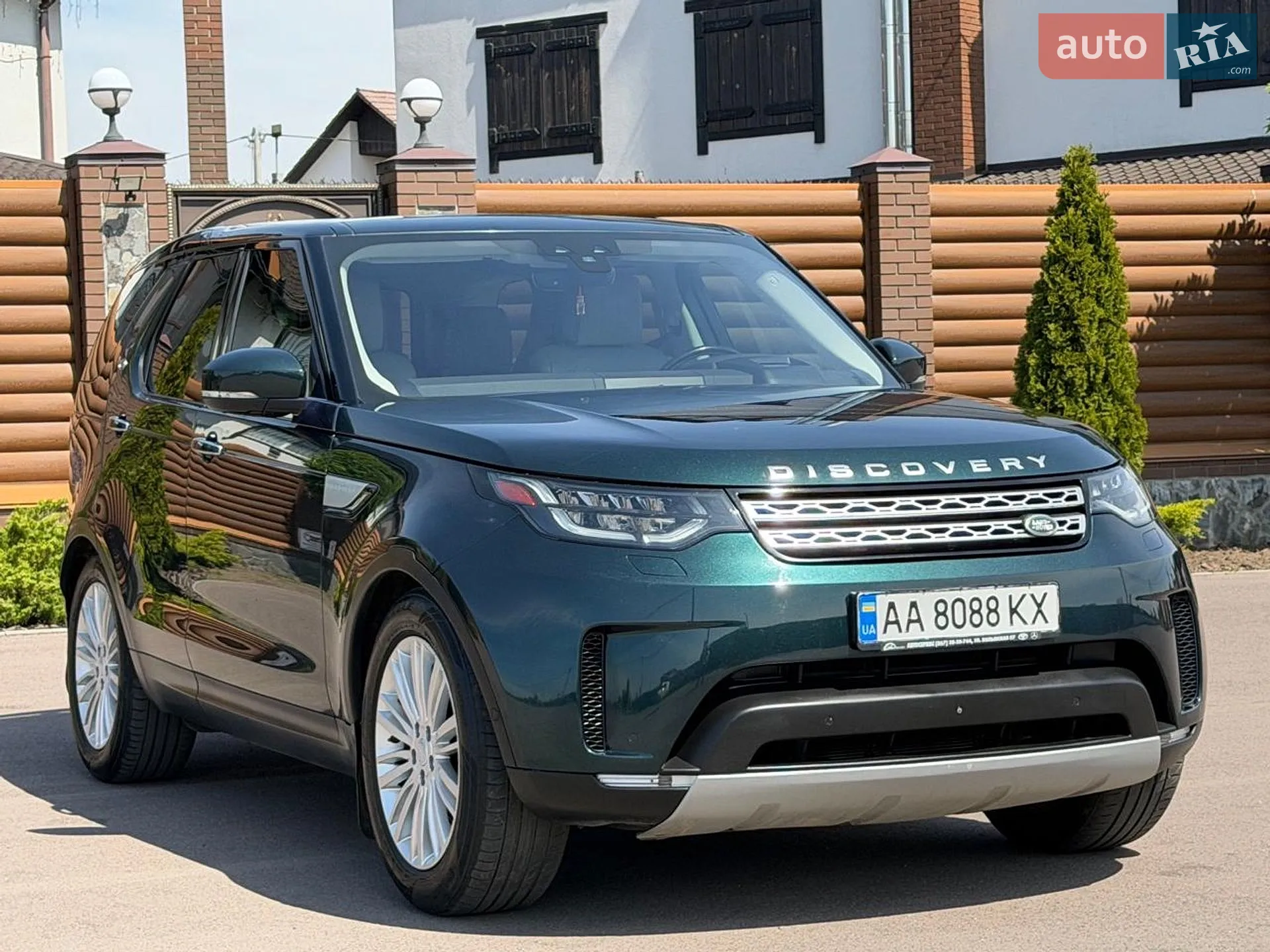 2017 Land Rover Discovery - мініатюра 16