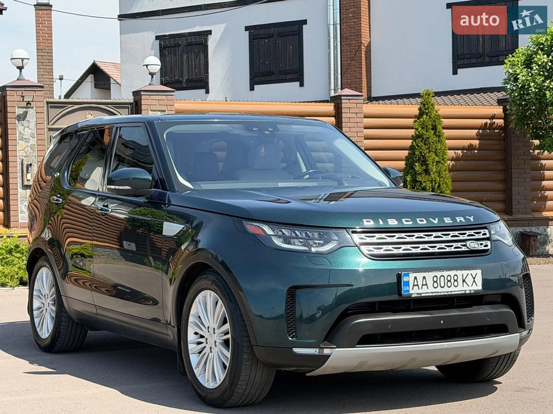 2017 Land Rover Discovery - мініатюра 17