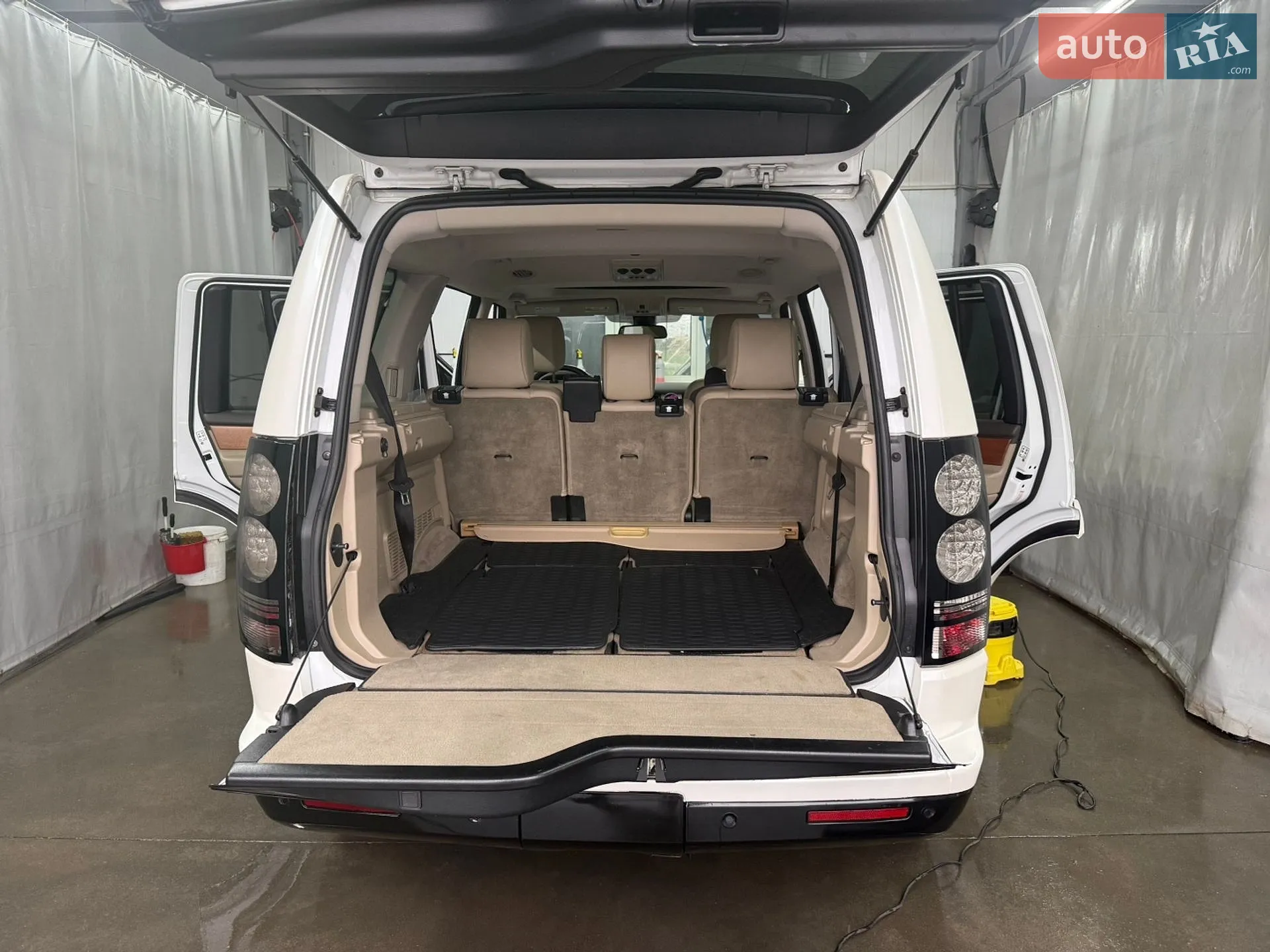2015 Land Rover Discovery - мініатюра 26