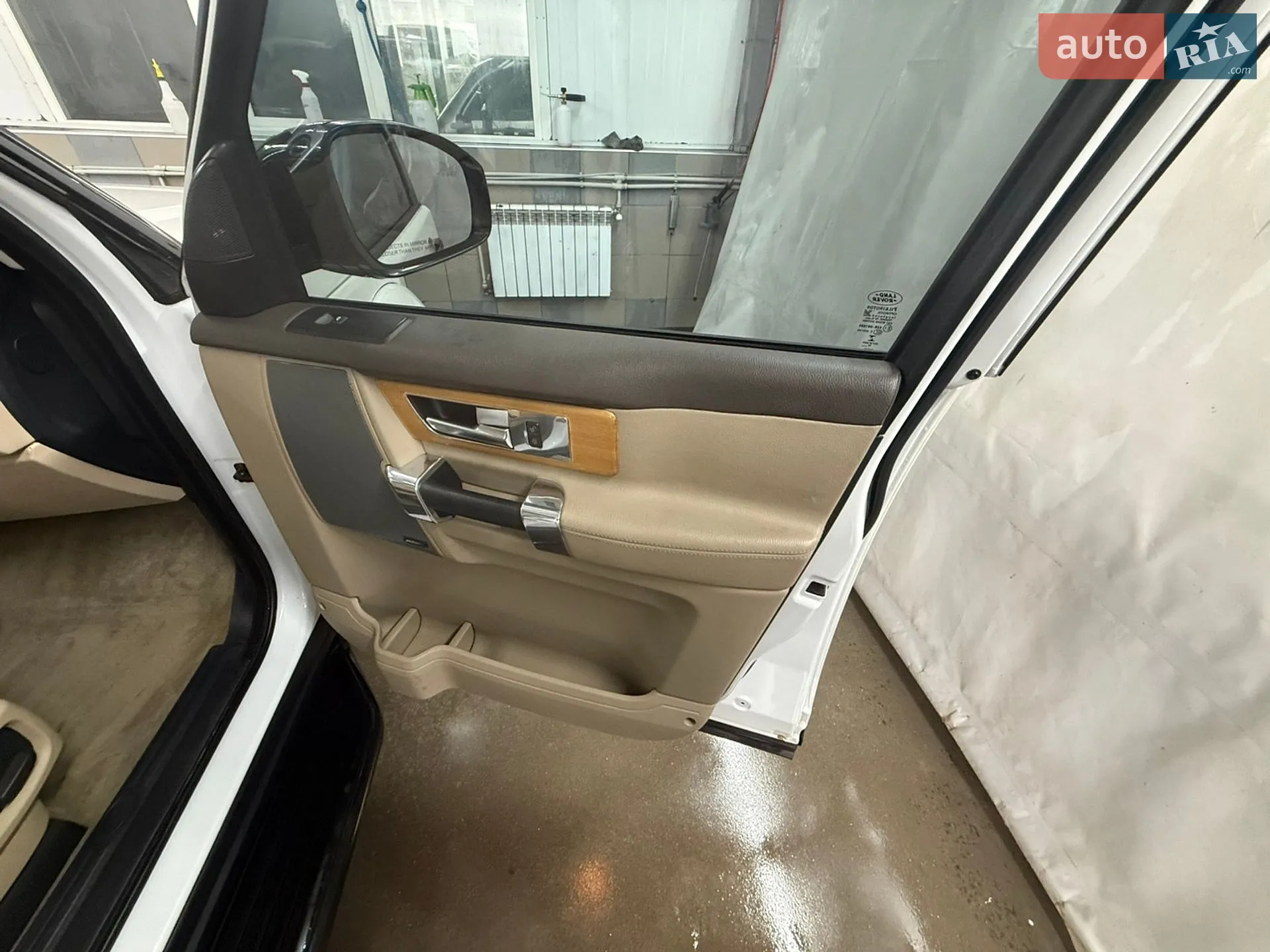 2015 Land Rover Discovery - мініатюра 28
