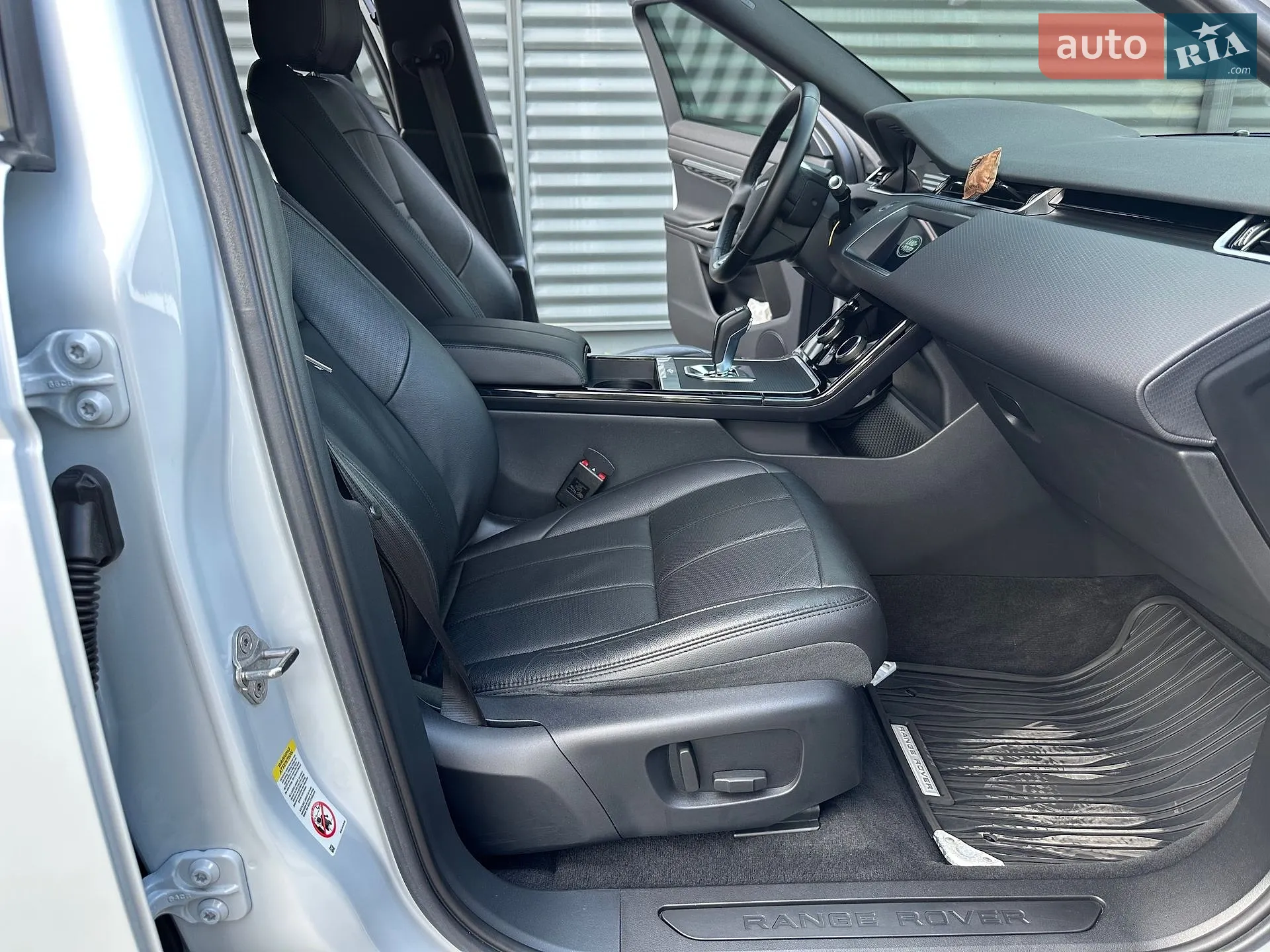 2019 Land Rover Range Rover Evoque - мініатюра 28