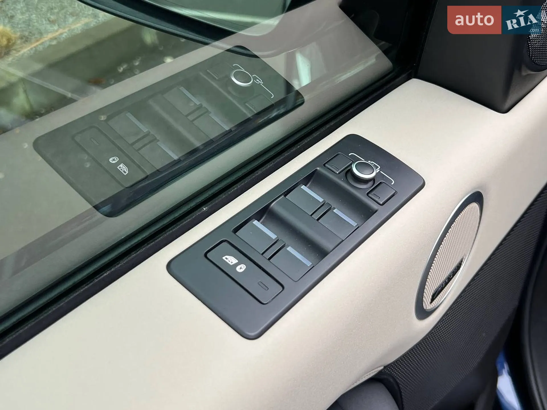 2018 Land Rover Discovery - мініатюра 21