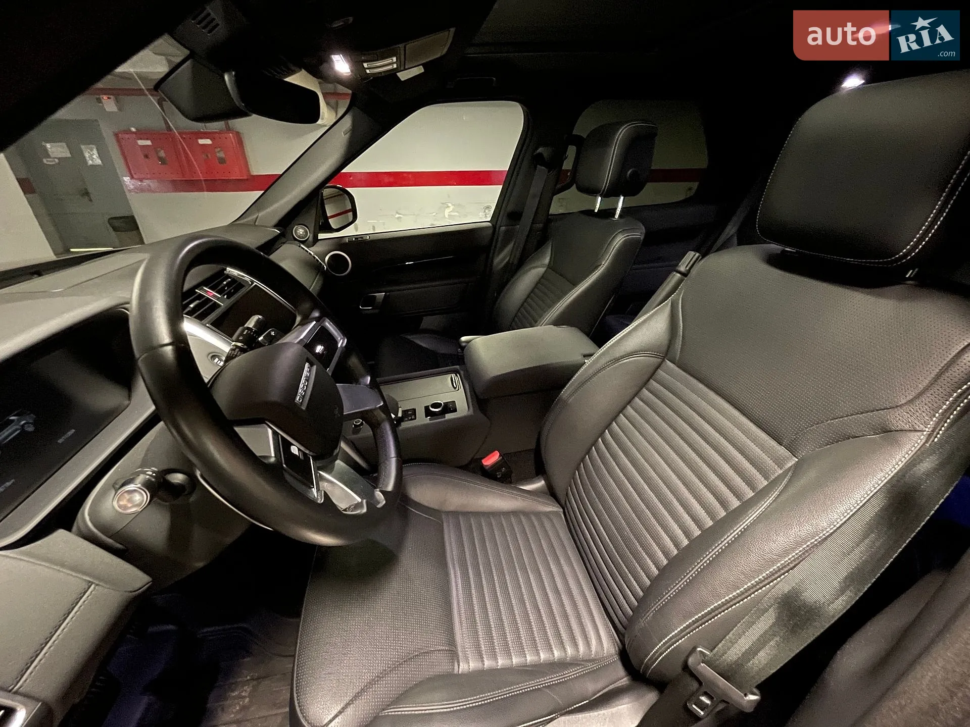 2021 Land Rover Discovery - мініатюра 10
