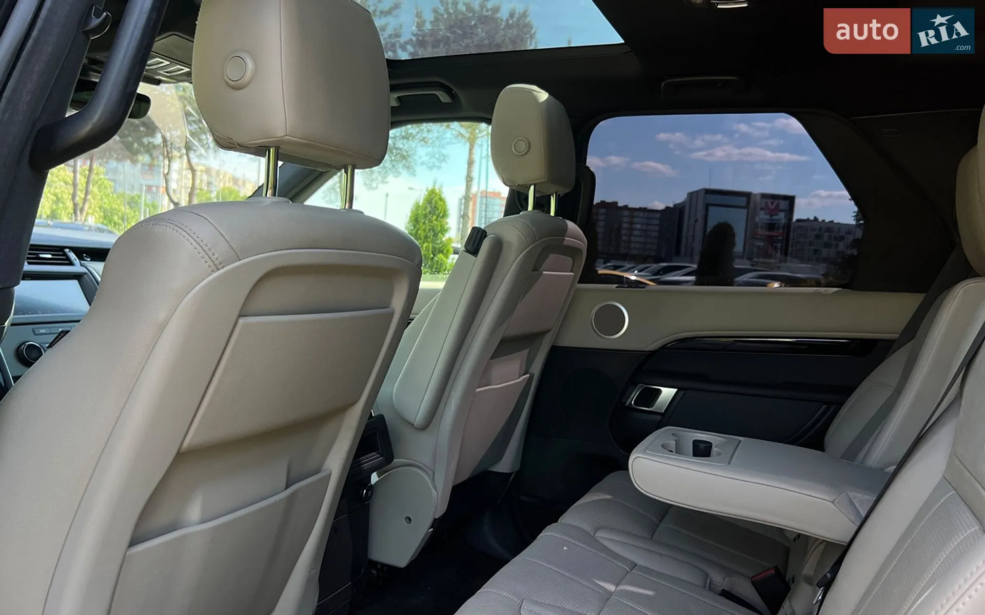 2018 Land Rover Discovery - мініатюра 26