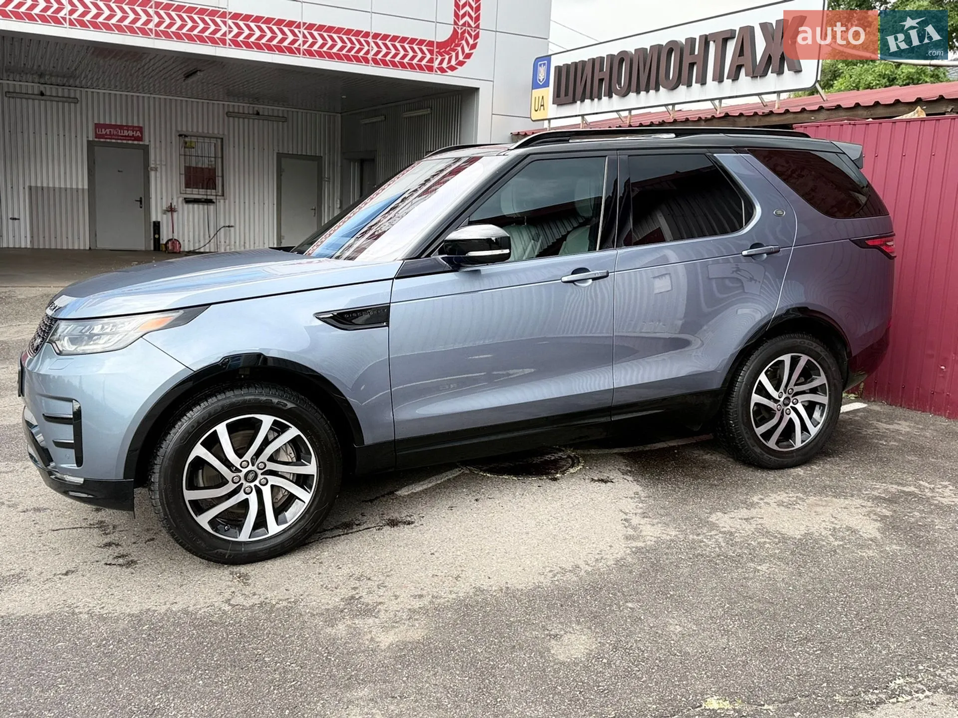 2018 Land Rover Discovery - мініатюра 12