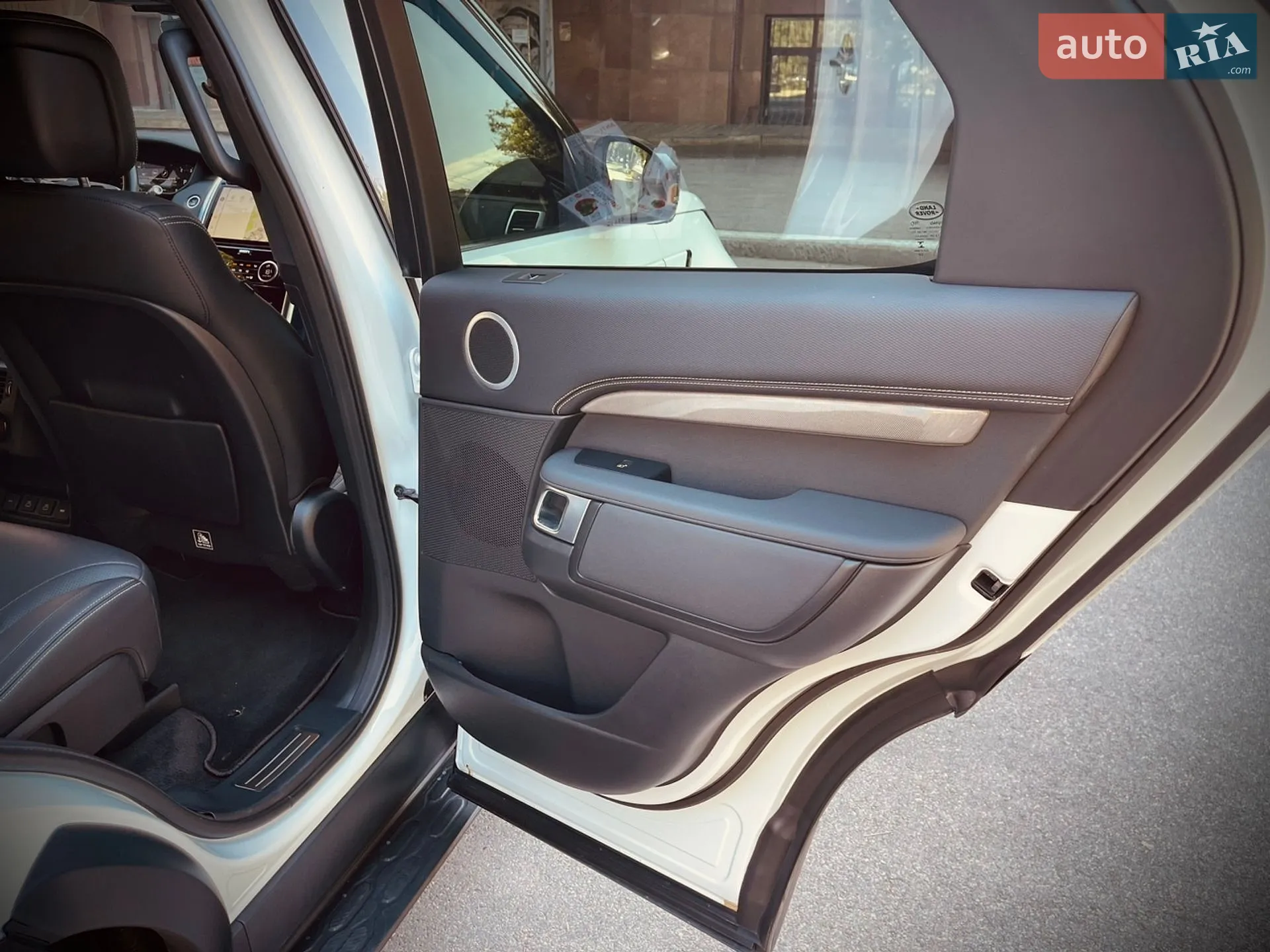 2021 Land Rover Discovery - мініатюра 53