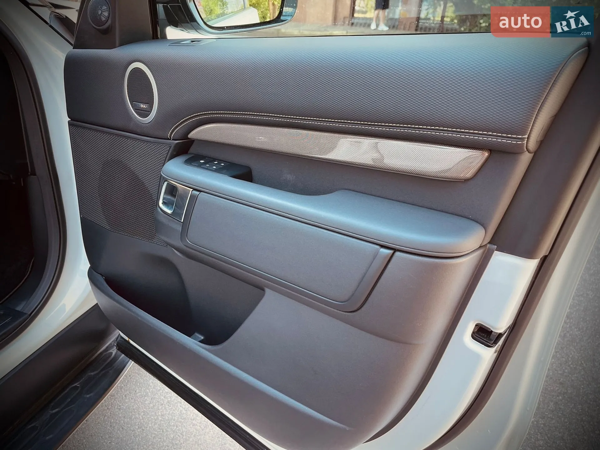 2021 Land Rover Discovery - мініатюра 57