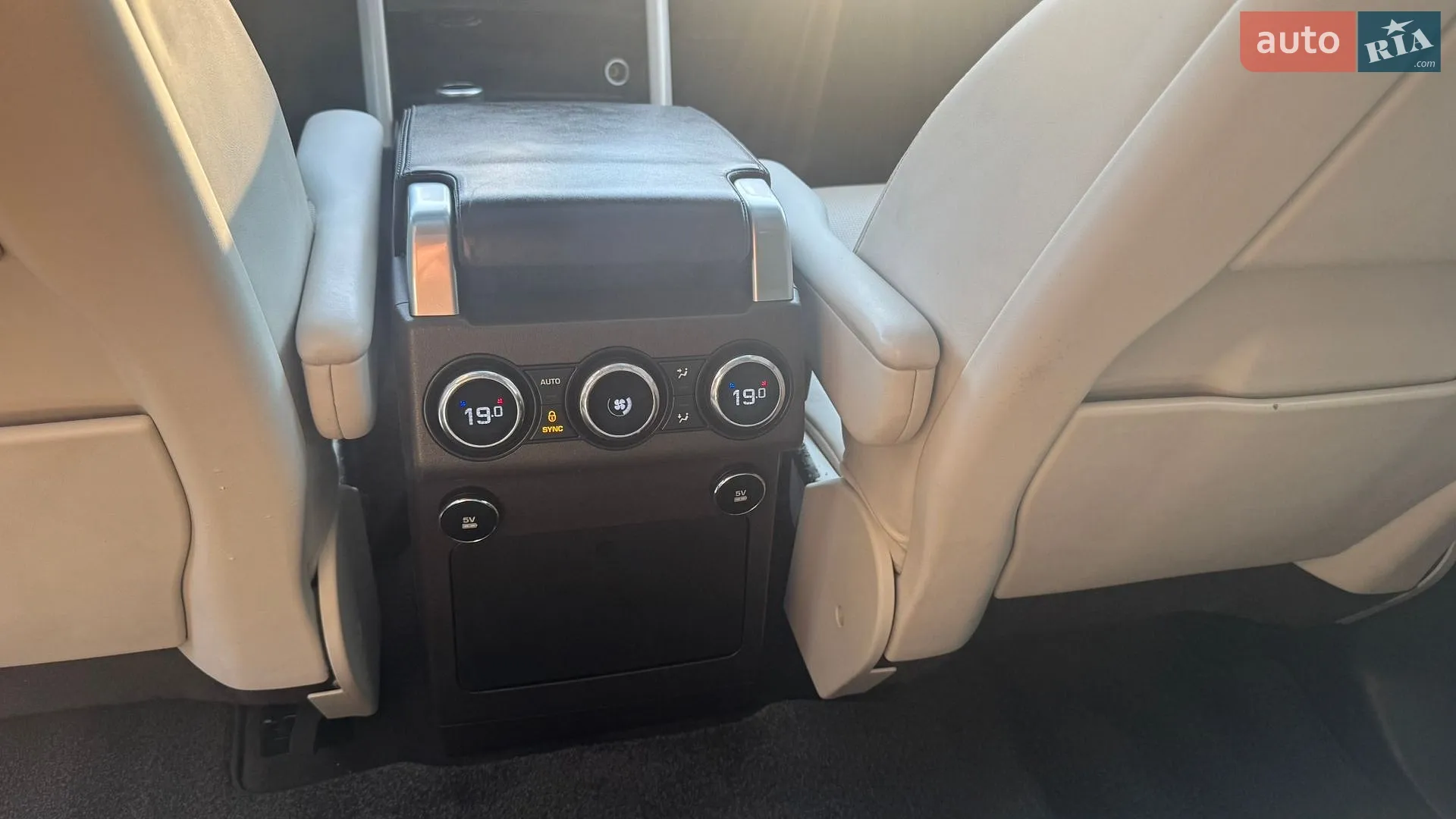 2019 Land Rover Discovery - мініатюра 45