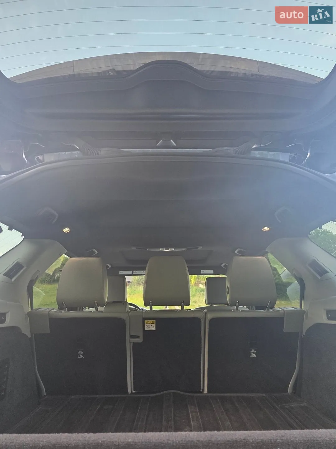 2018 Land Rover Discovery - мініатюра 38