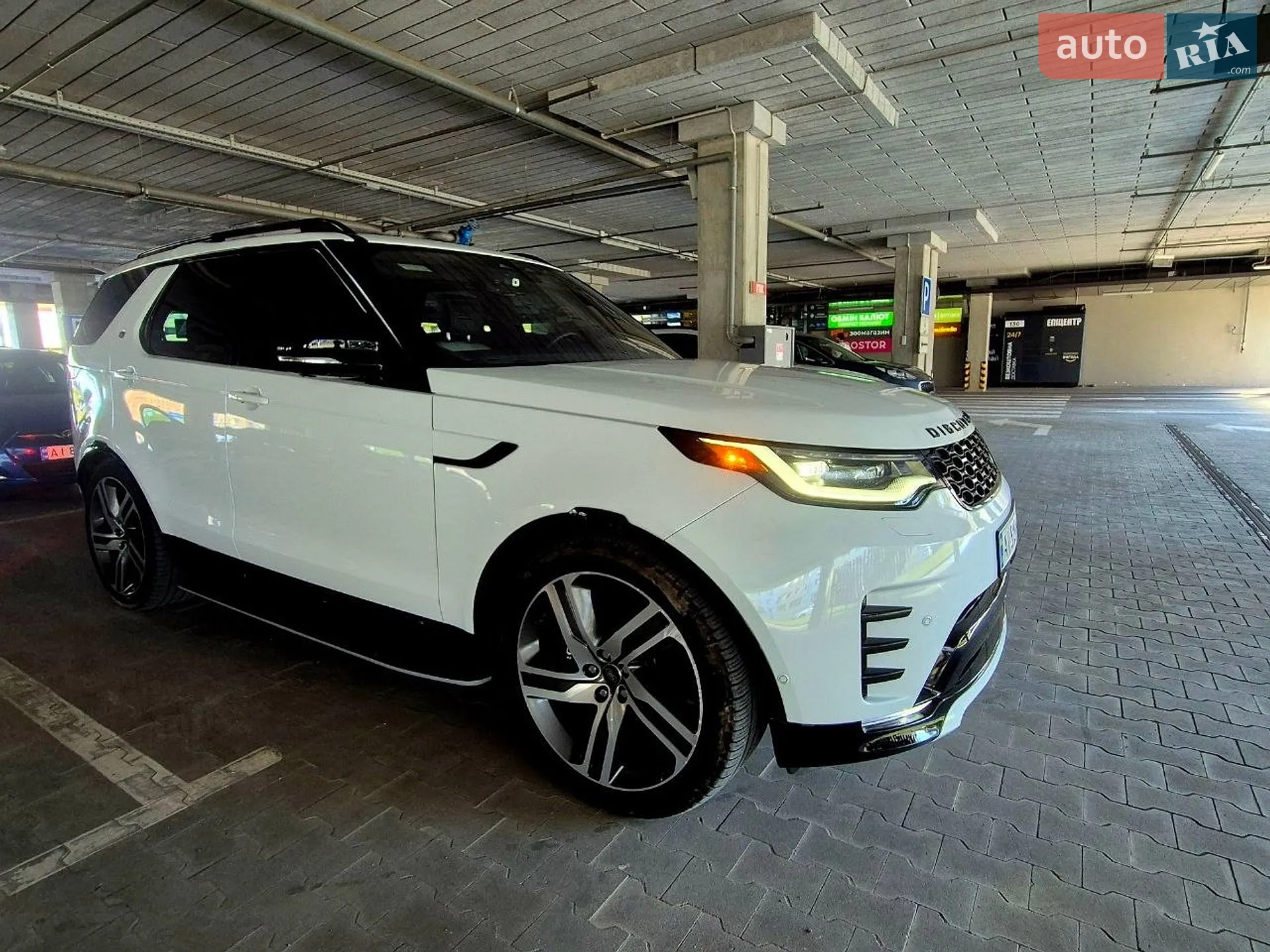 2021 Land Rover Discovery - мініатюра 5