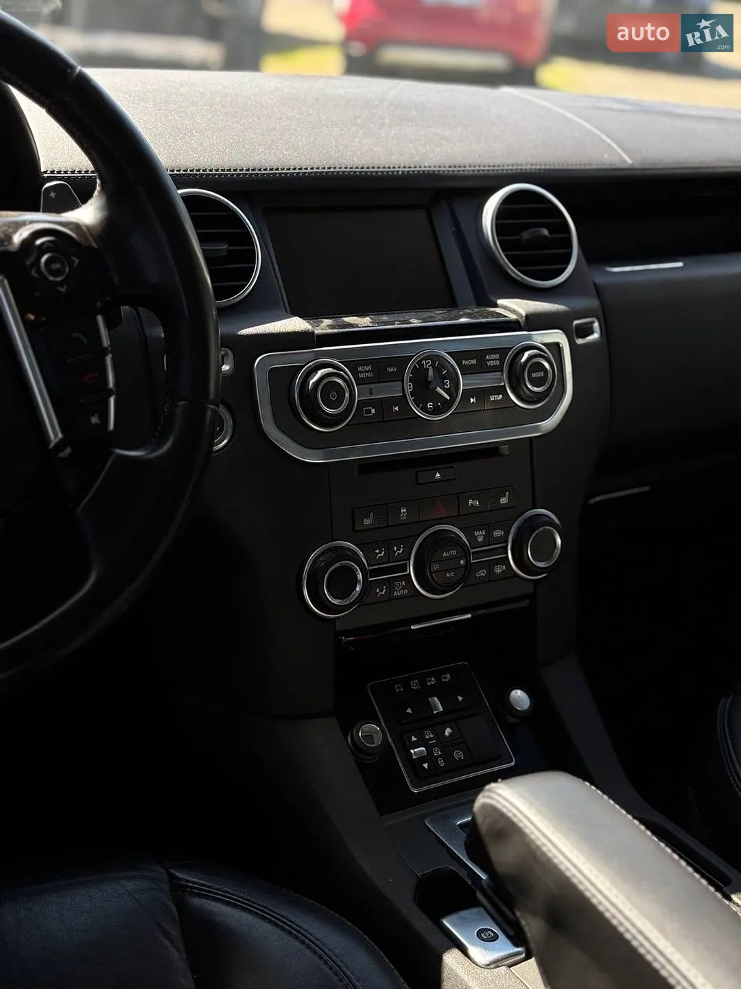 2016 Land Rover Discovery - мініатюра 24