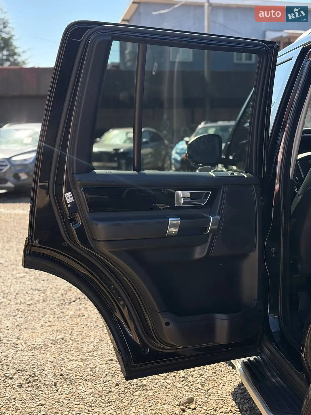 2016 Land Rover Discovery - мініатюра 16