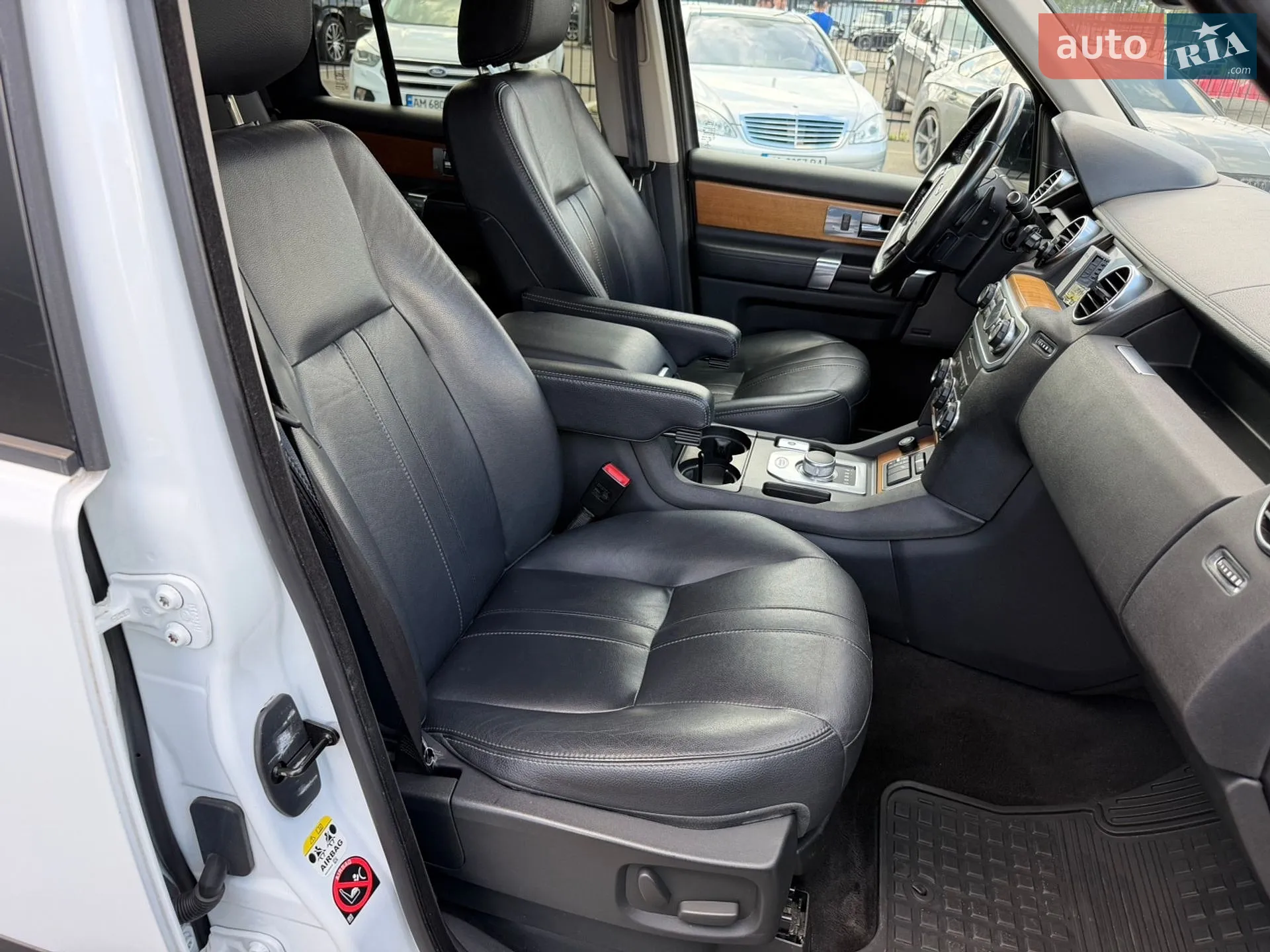 2014 Land Rover Discovery - мініатюра 18