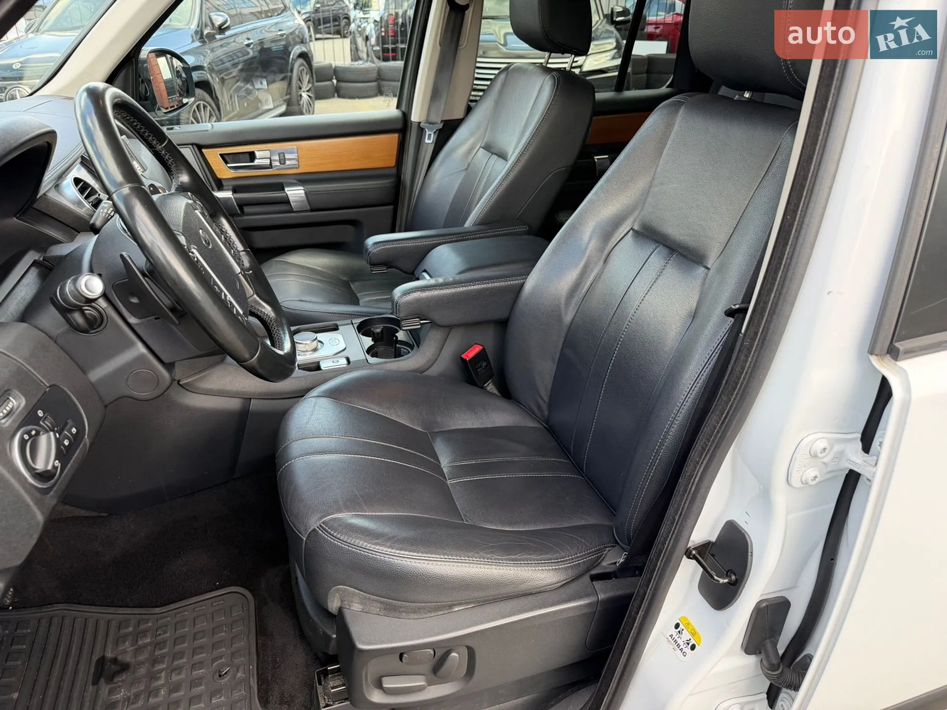 2014 Land Rover Discovery - мініатюра 22