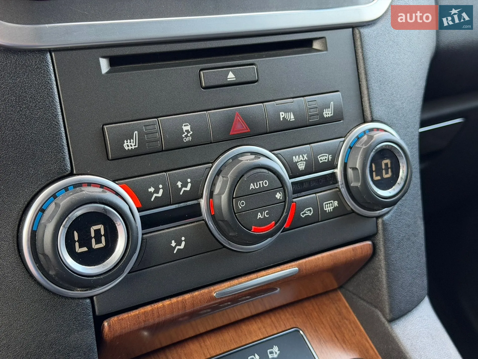 2014 Land Rover Discovery - мініатюра 39