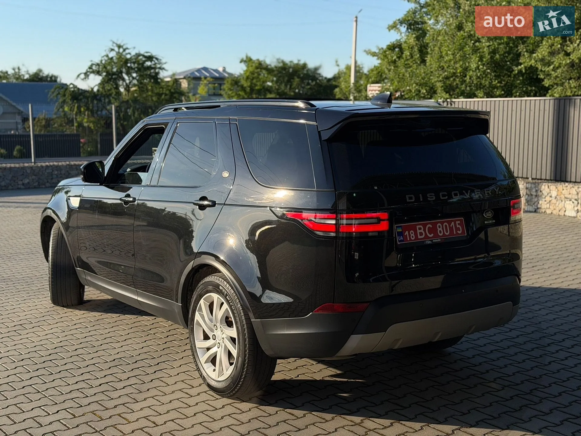 2017 Land Rover Discovery - мініатюра 14