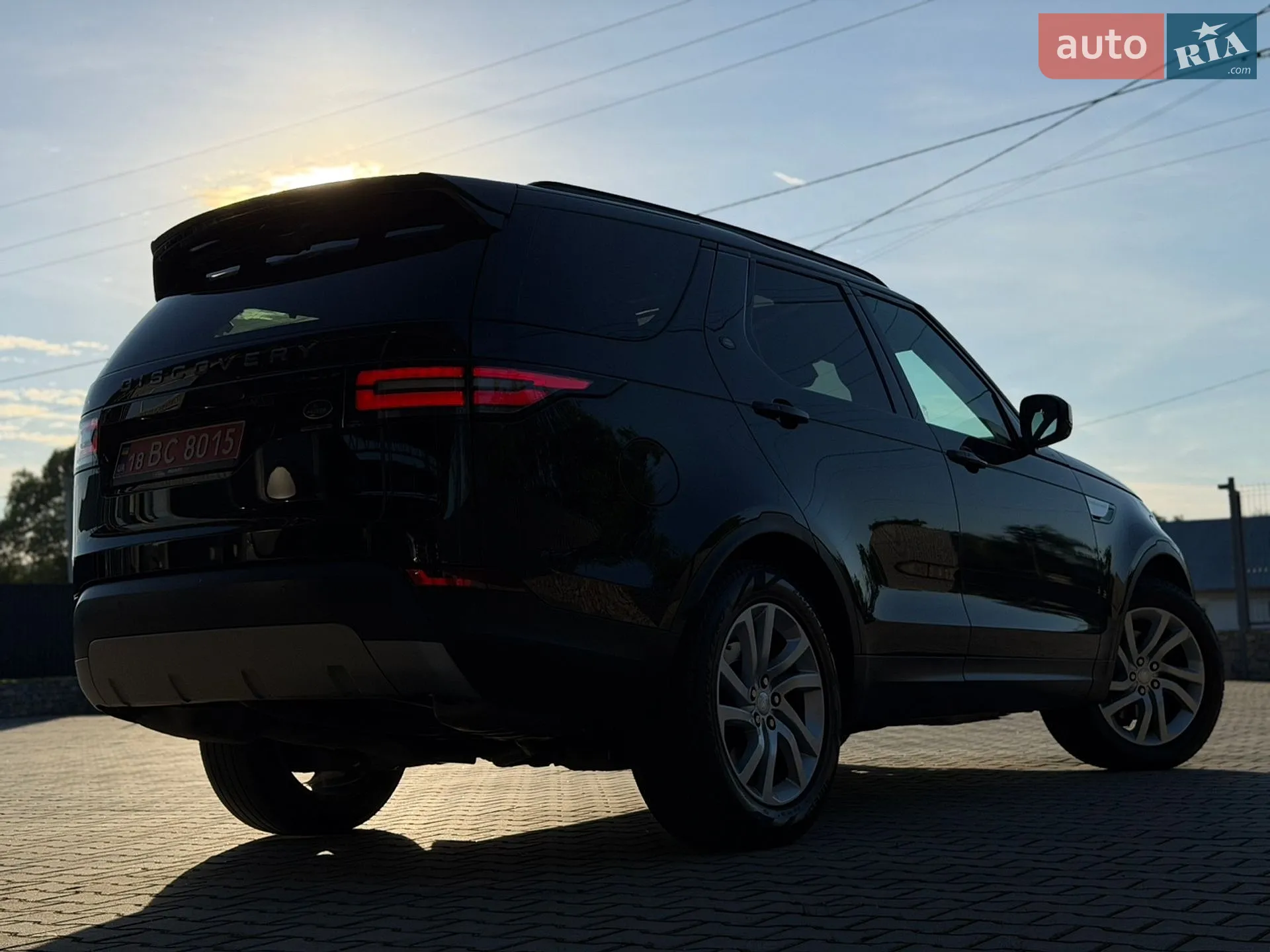 2017 Land Rover Discovery - мініатюра 18