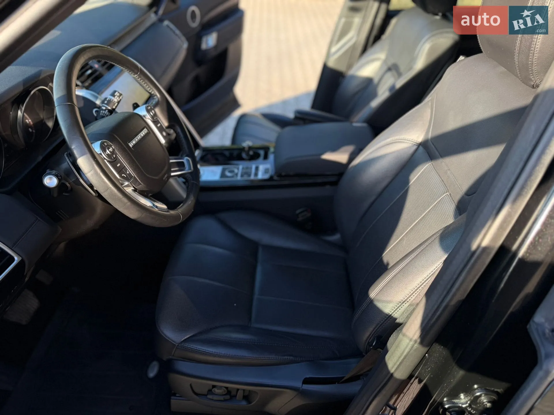 2017 Land Rover Discovery - мініатюра 41