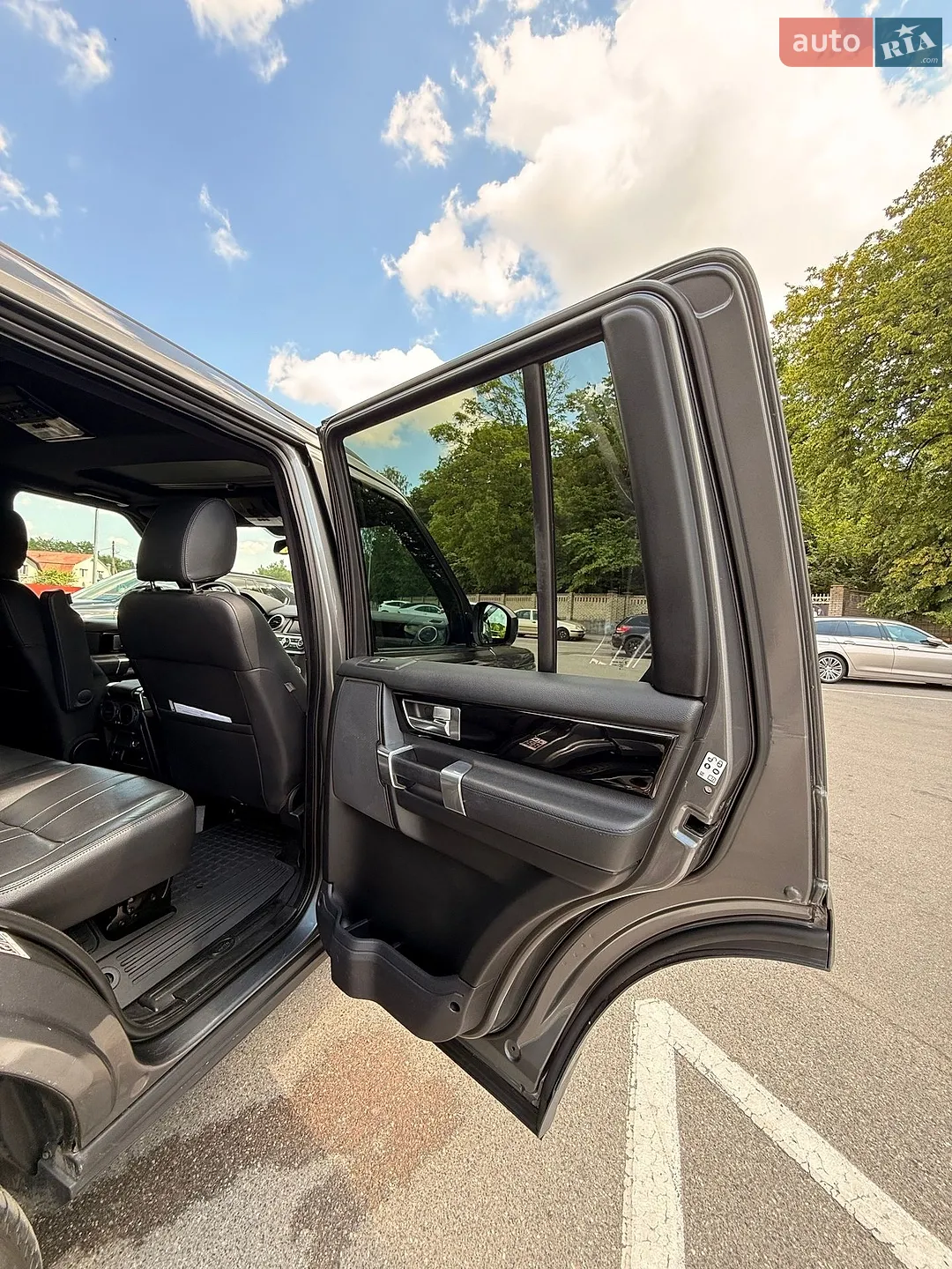 2016 Land Rover Discovery - мініатюра 17