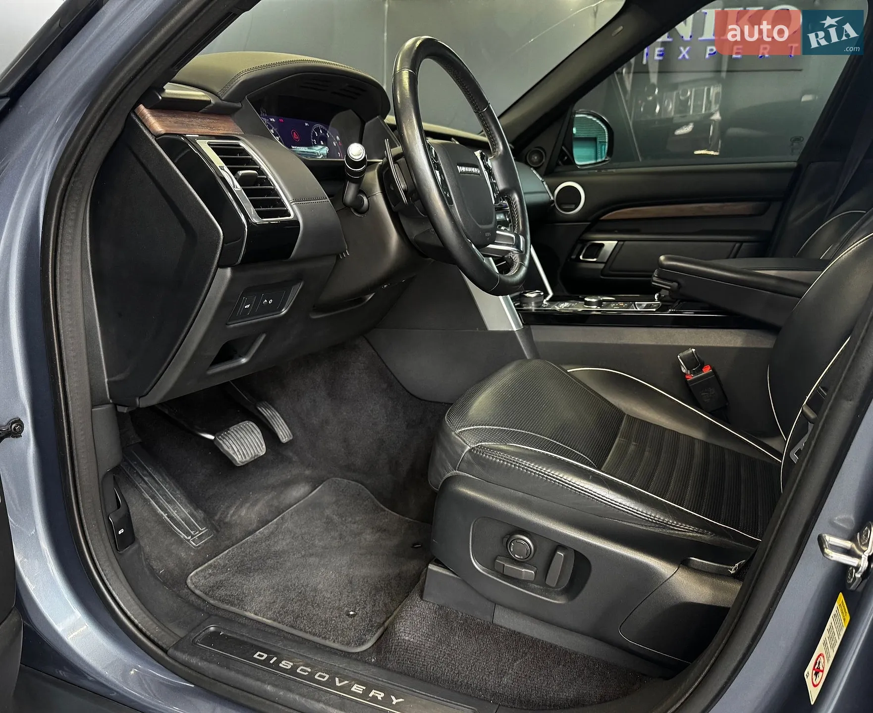 2019 Land Rover Discovery - мініатюра 25