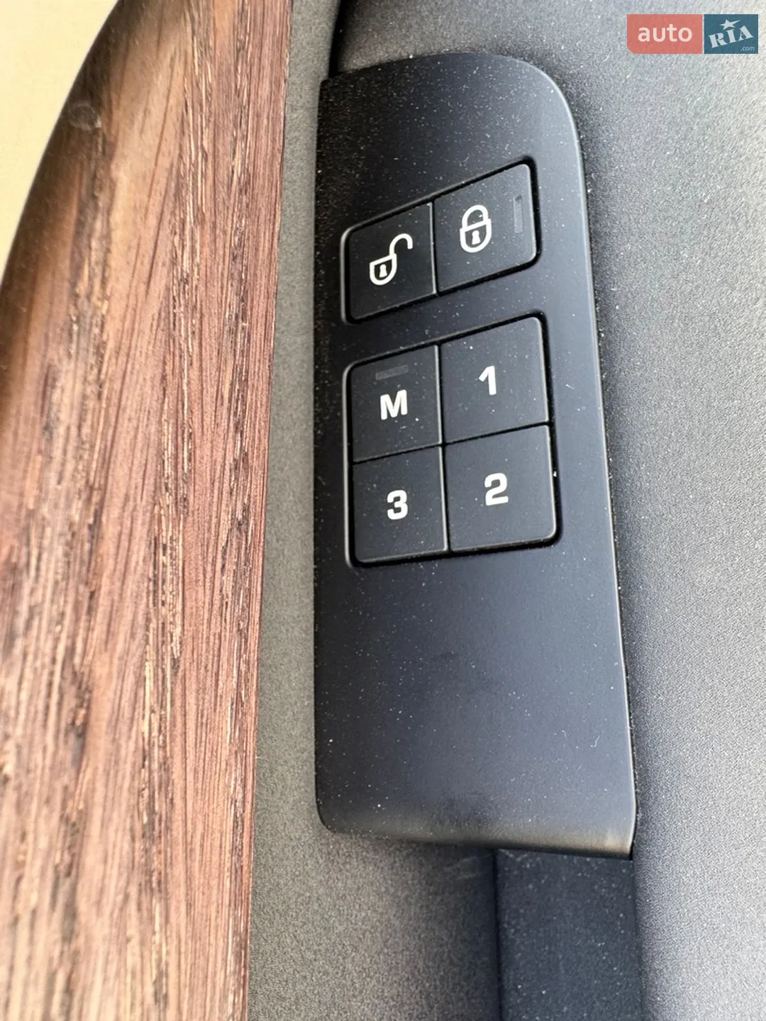 2019 Land Rover Discovery - мініатюра 17