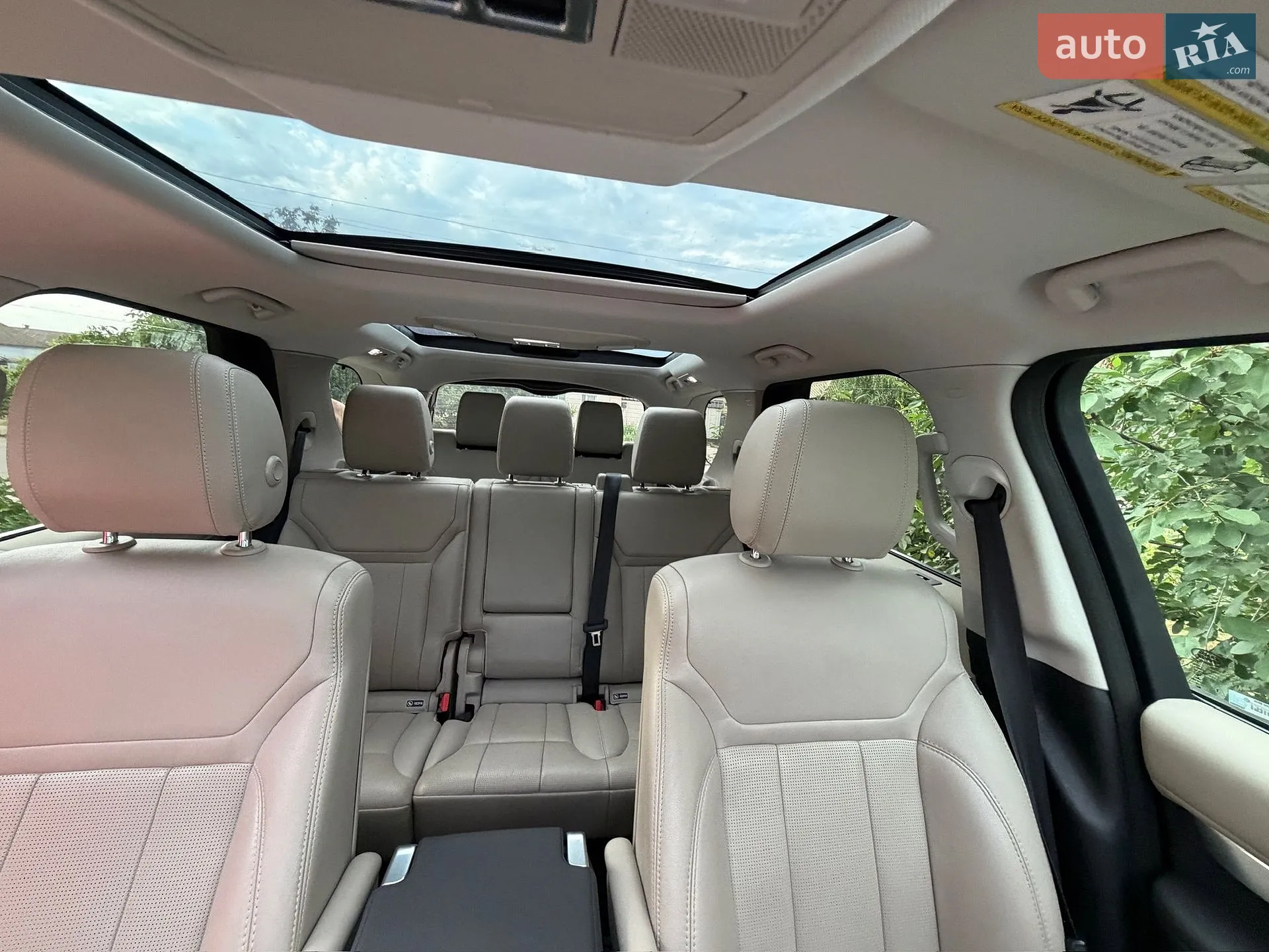 2019 Land Rover Discovery - мініатюра 25