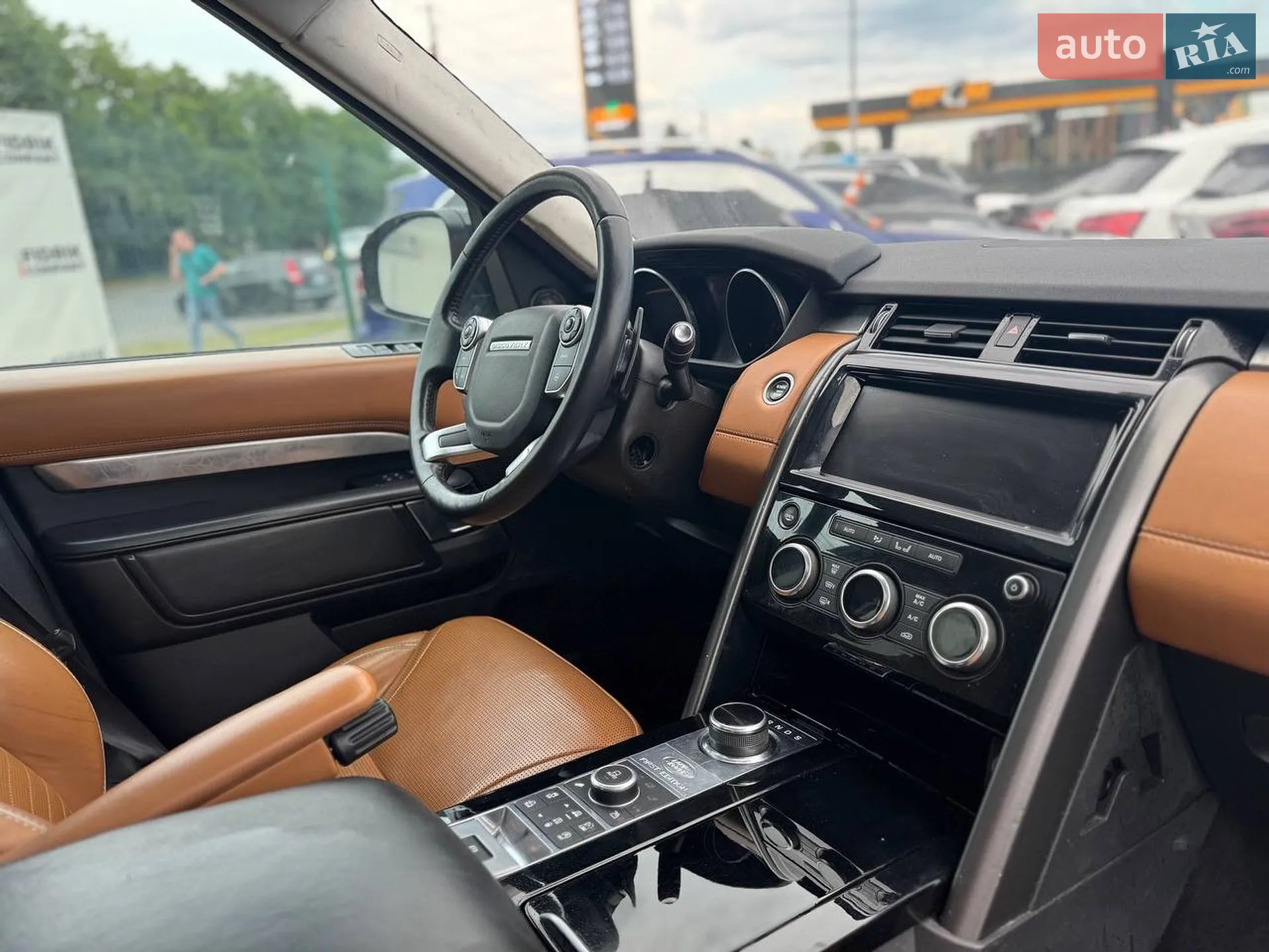 2017 Land Rover Discovery - мініатюра 17