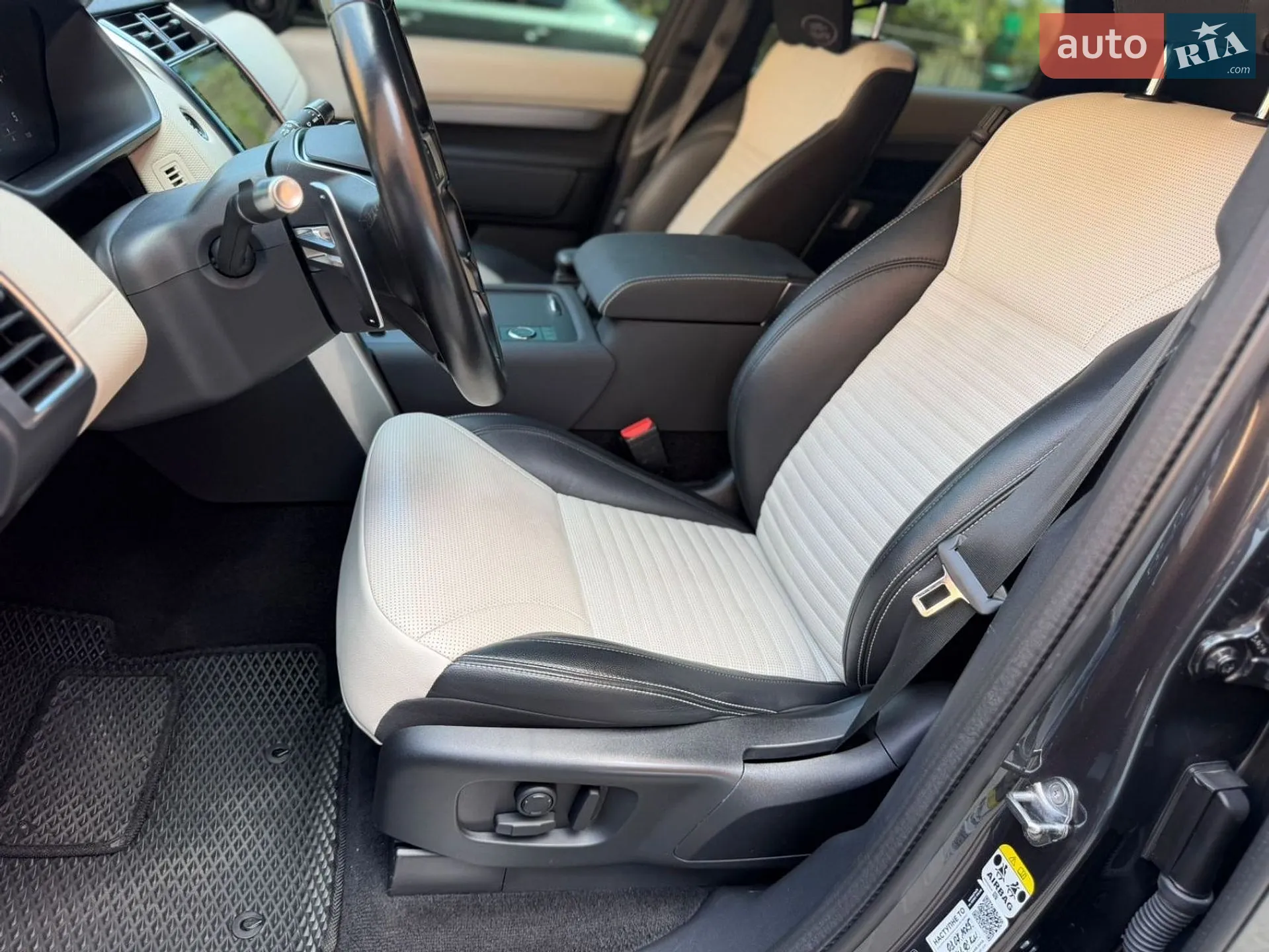 2021 Land Rover Discovery - мініатюра 17