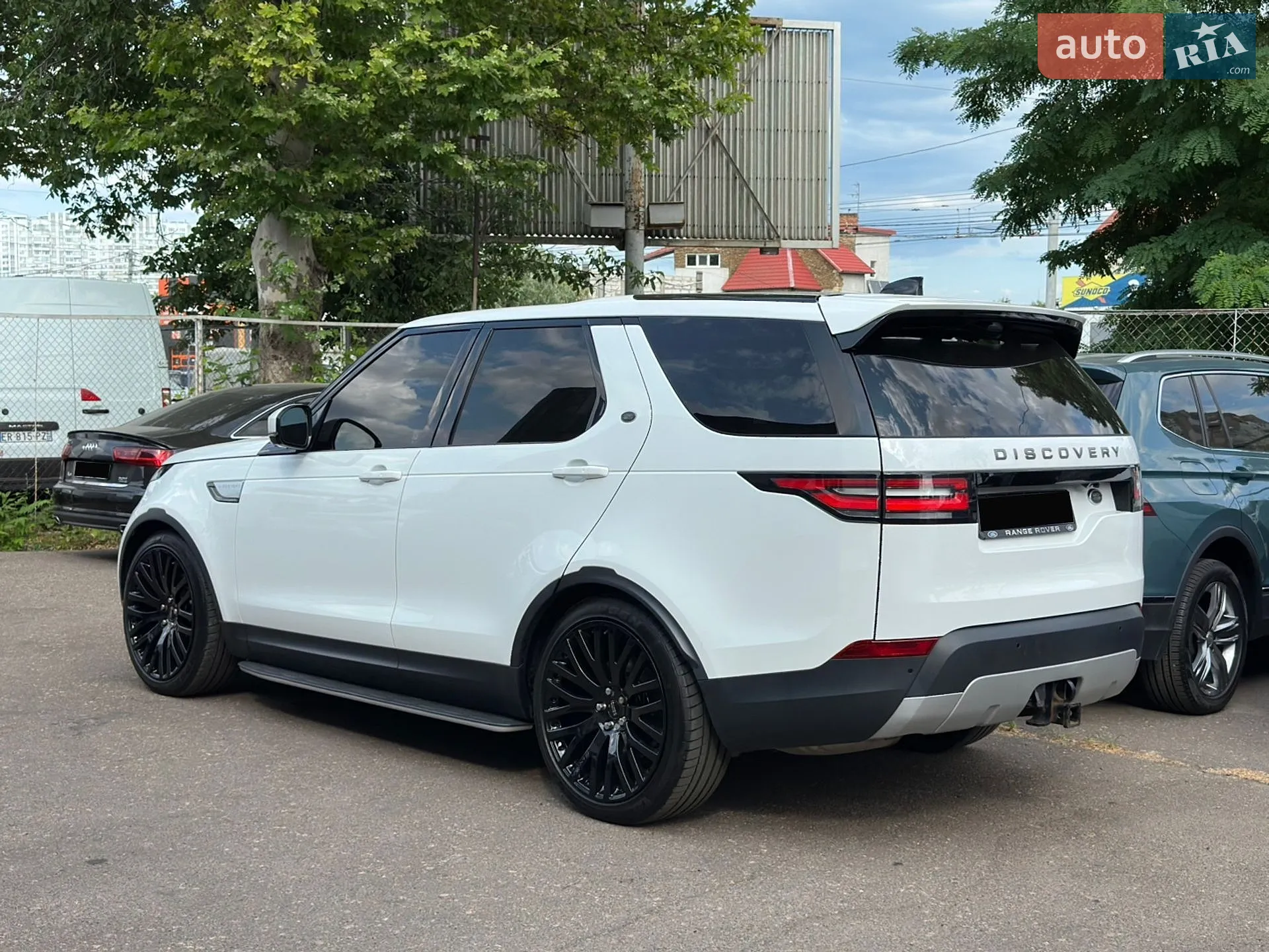 2017 Land Rover Discovery - мініатюра 13