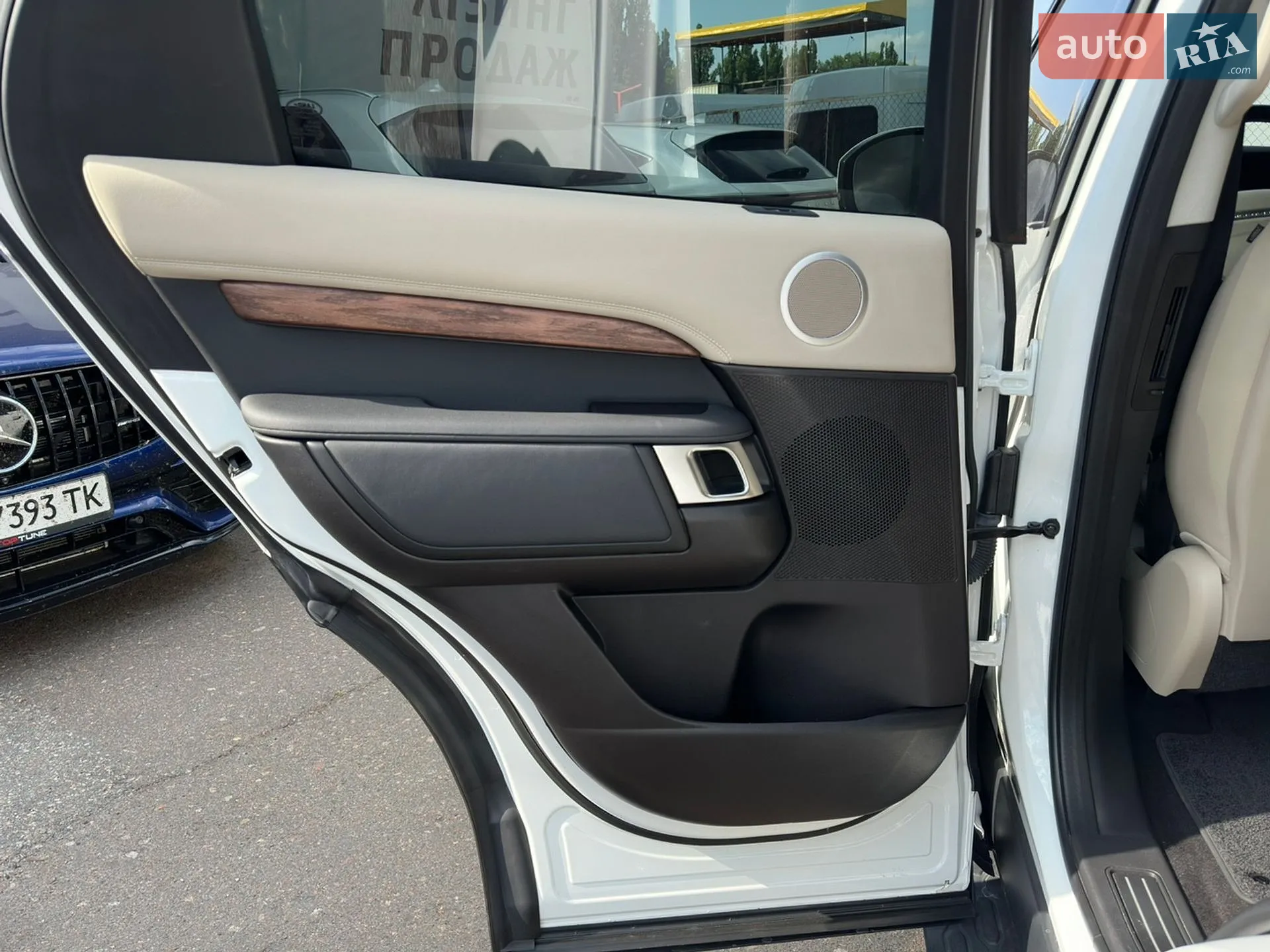 2017 Land Rover Discovery - мініатюра 33