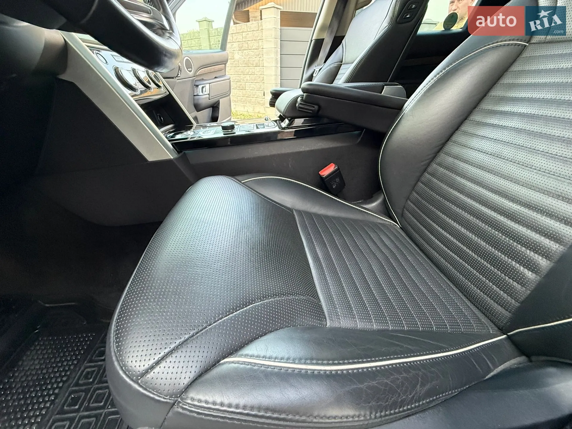 2018 Land Rover Discovery - мініатюра 12