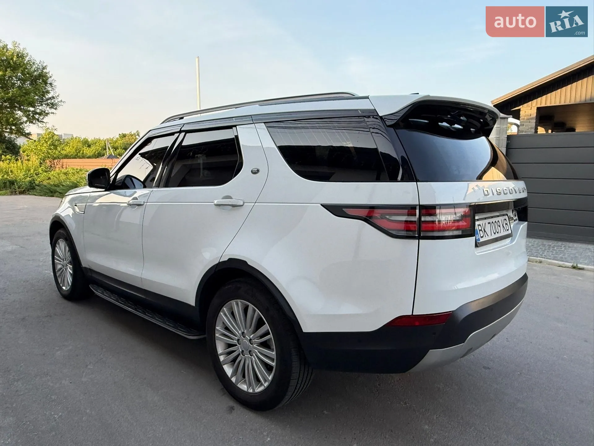 2018 Land Rover Discovery - мініатюра 42