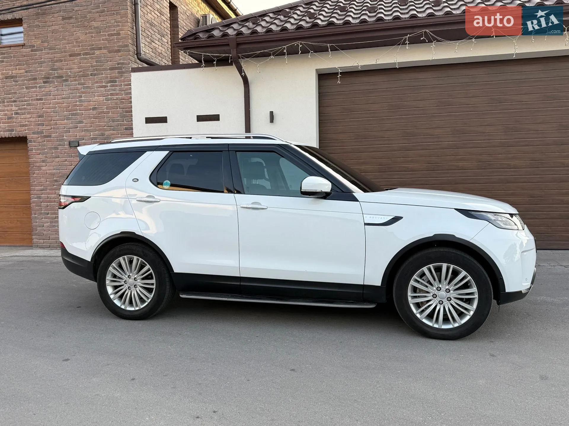 2018 Land Rover Discovery - мініатюра 47