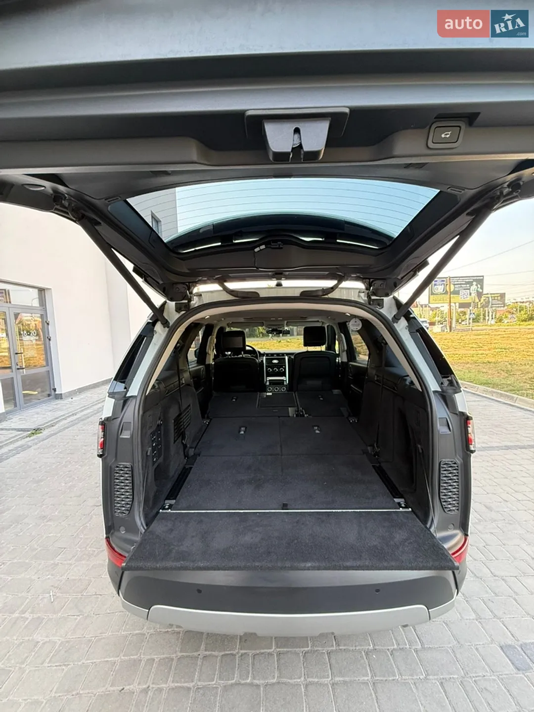 2018 Land Rover Discovery - мініатюра 57