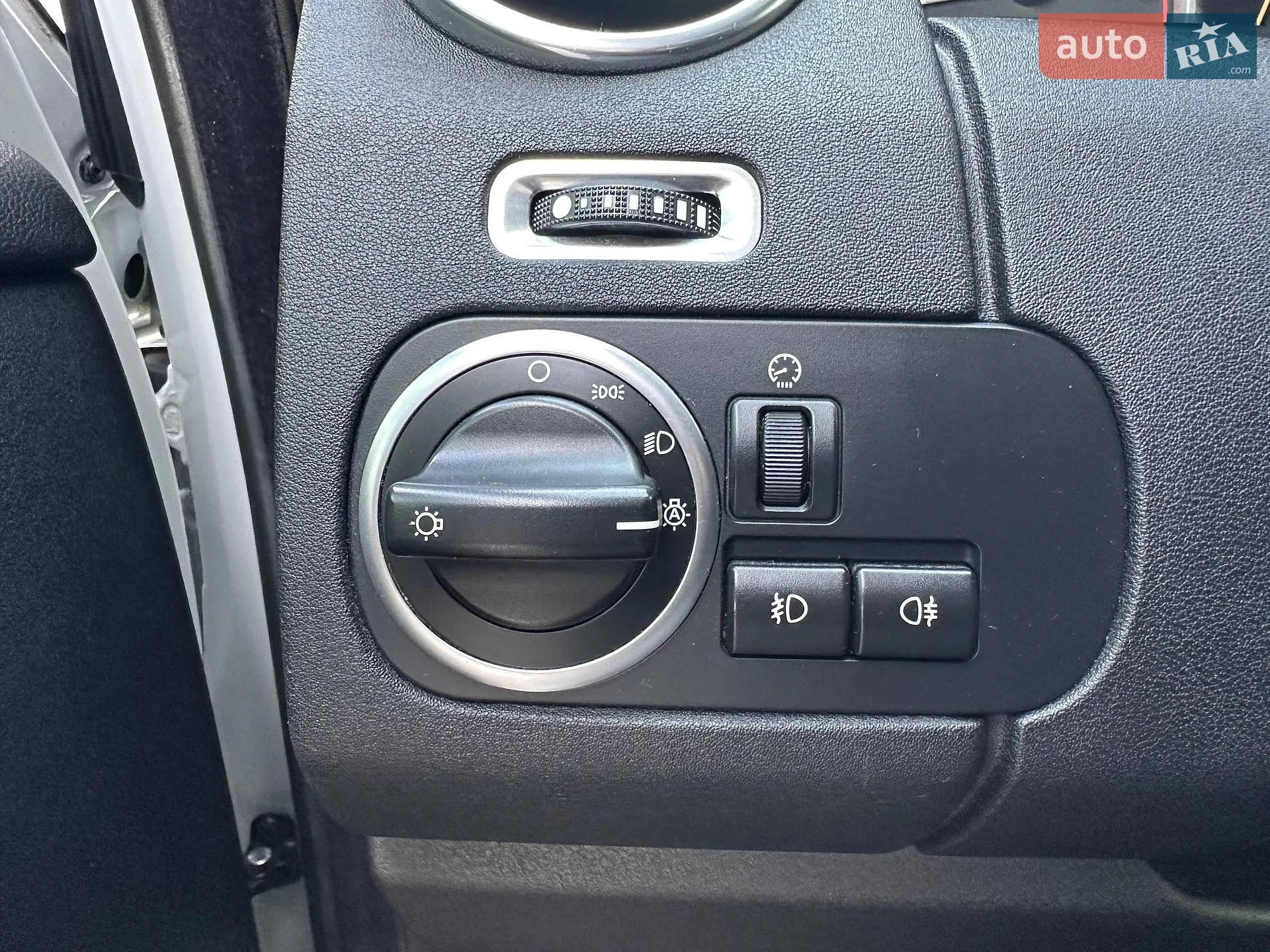 2011 Land Rover Discovery - мініатюра 23