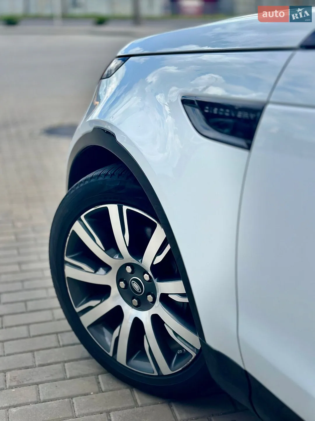 2018 Land Rover Discovery - мініатюра 21