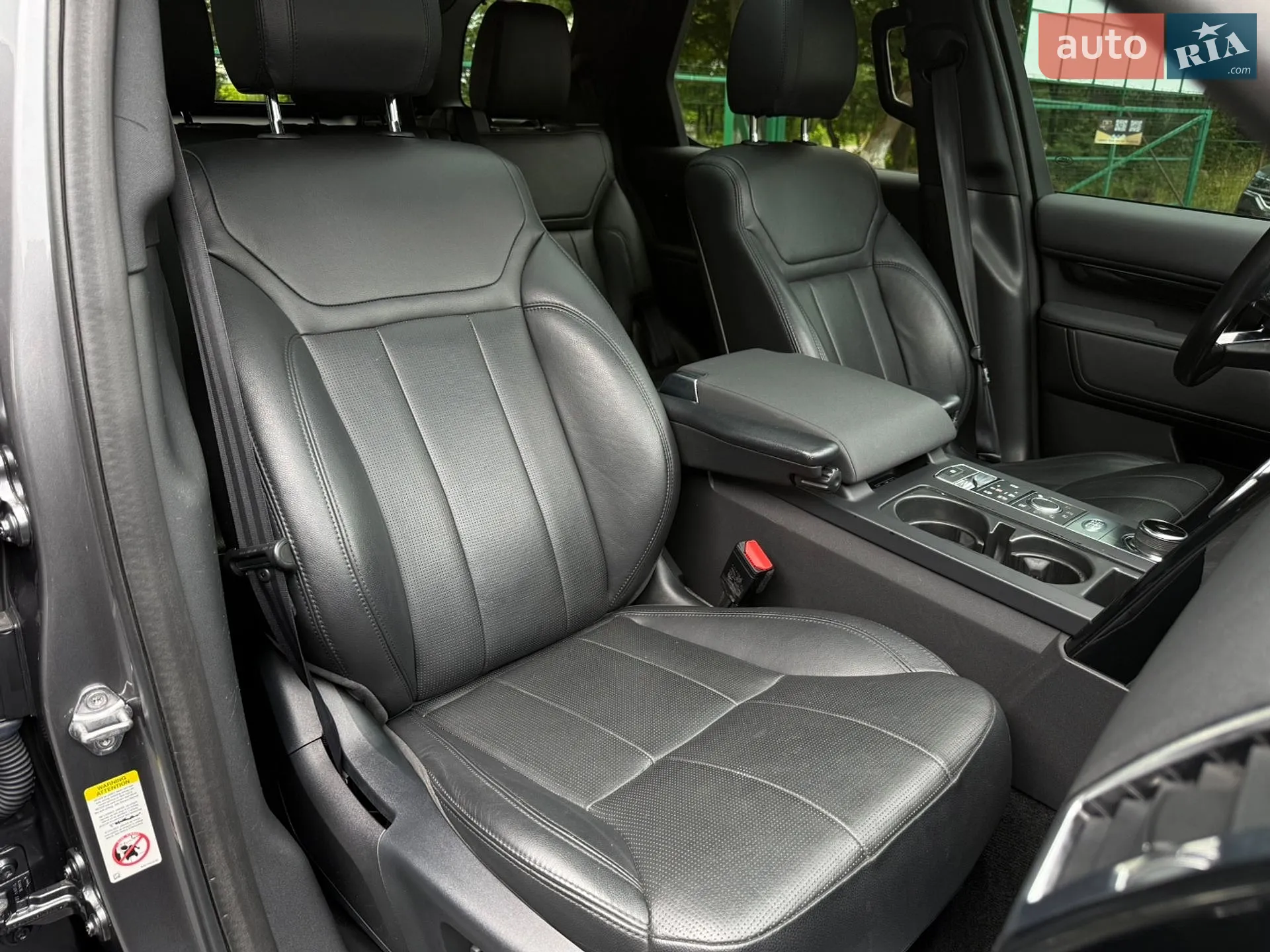 2018 Land Rover Discovery - мініатюра 21