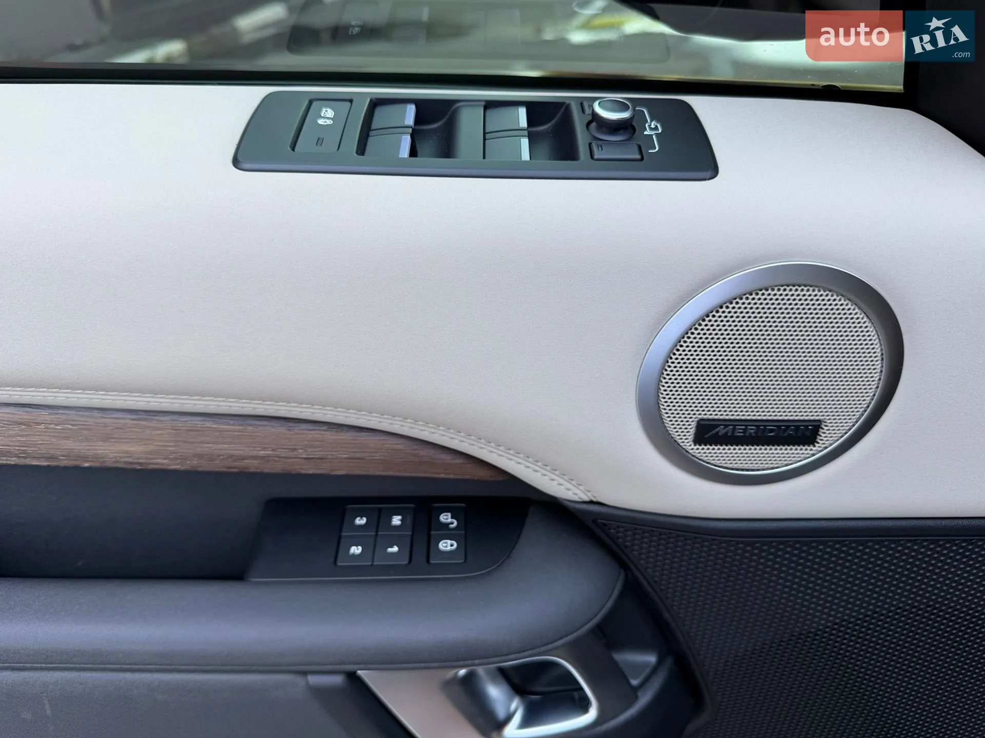 2019 Land Rover Discovery - мініатюра 10