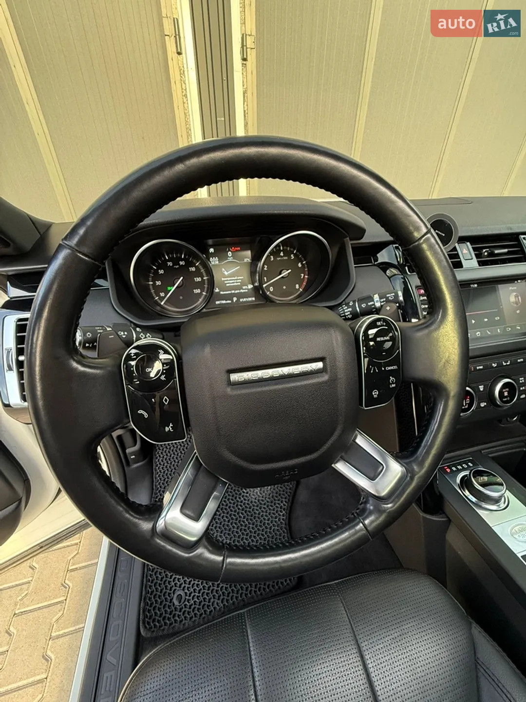 2019 Land Rover Discovery - мініатюра 18
