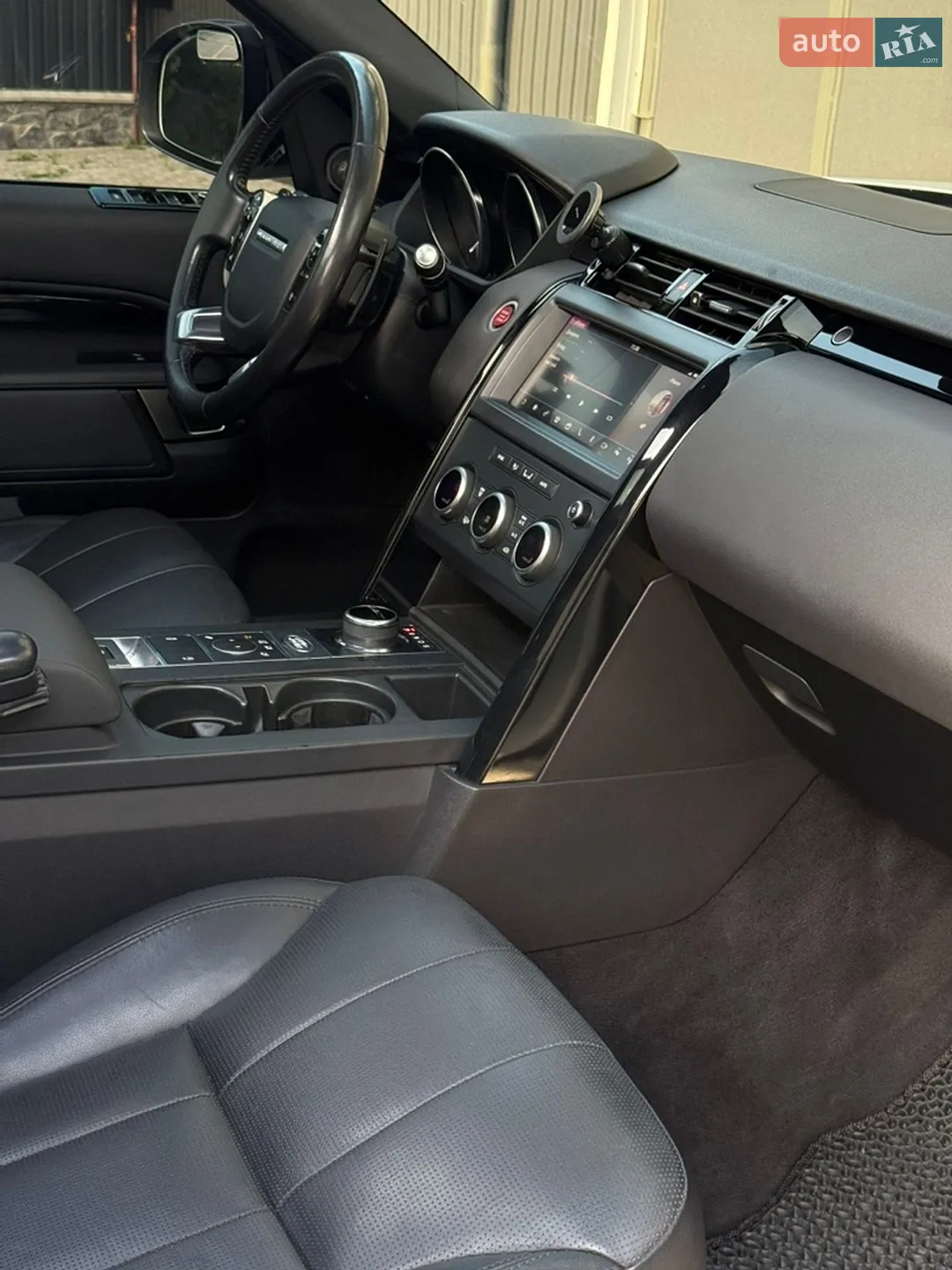 2019 Land Rover Discovery - мініатюра 27