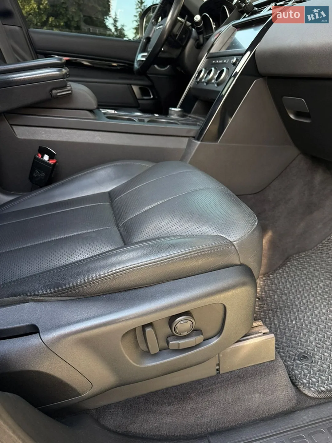 2019 Land Rover Discovery - мініатюра 26