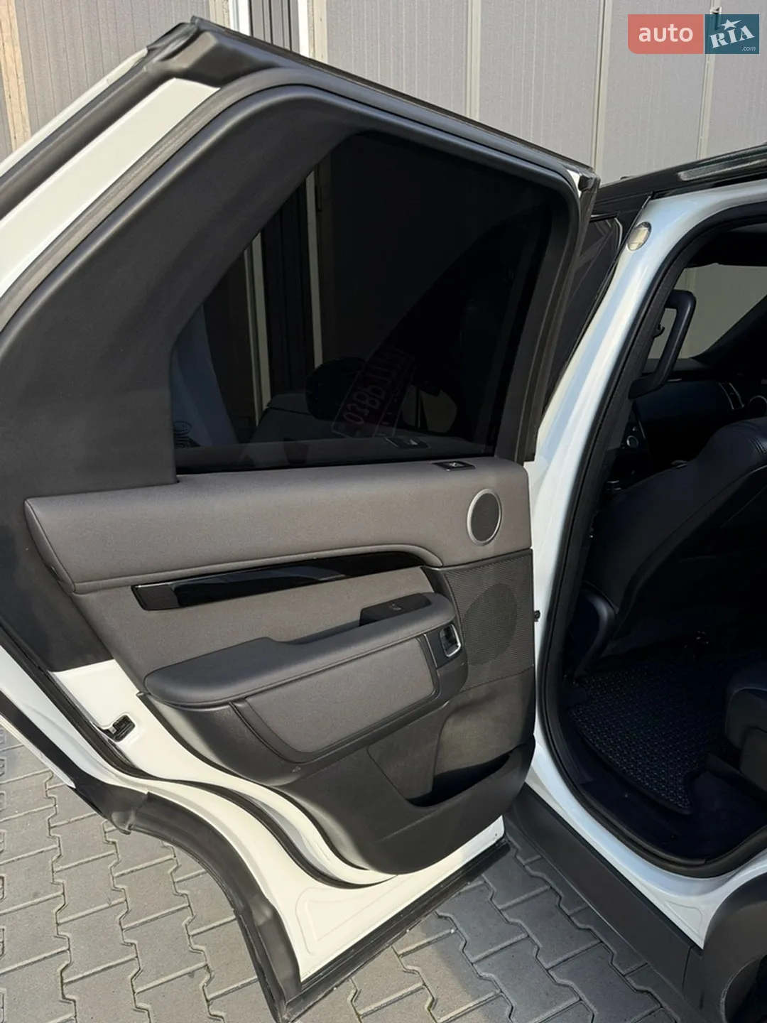 2019 Land Rover Discovery - мініатюра 35