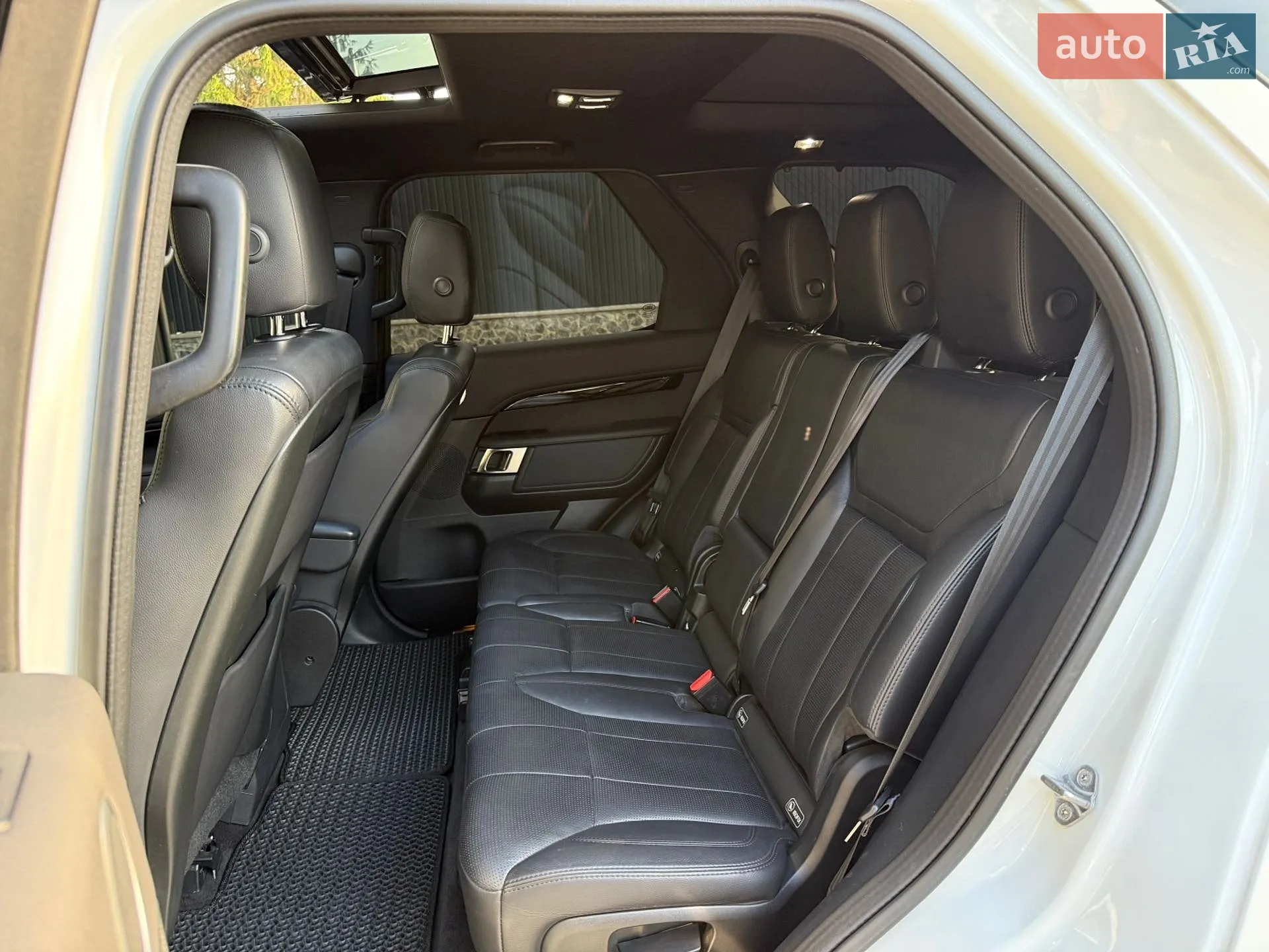 2019 Land Rover Discovery - мініатюра 36