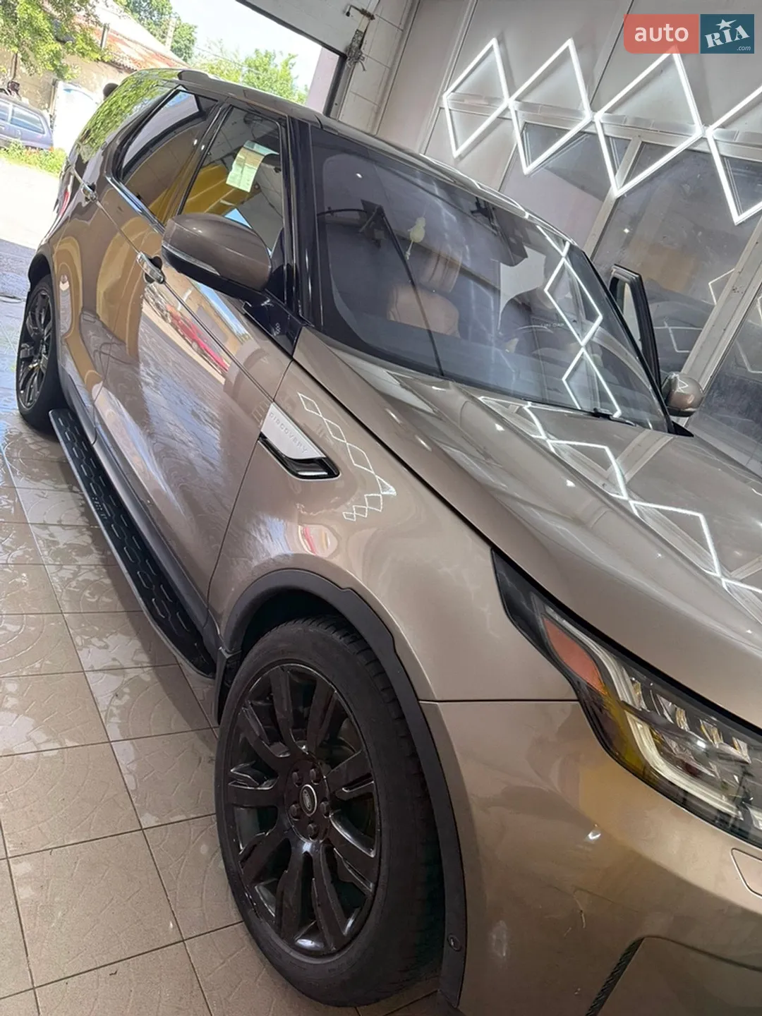 2017 Land Rover Discovery - мініатюра 12