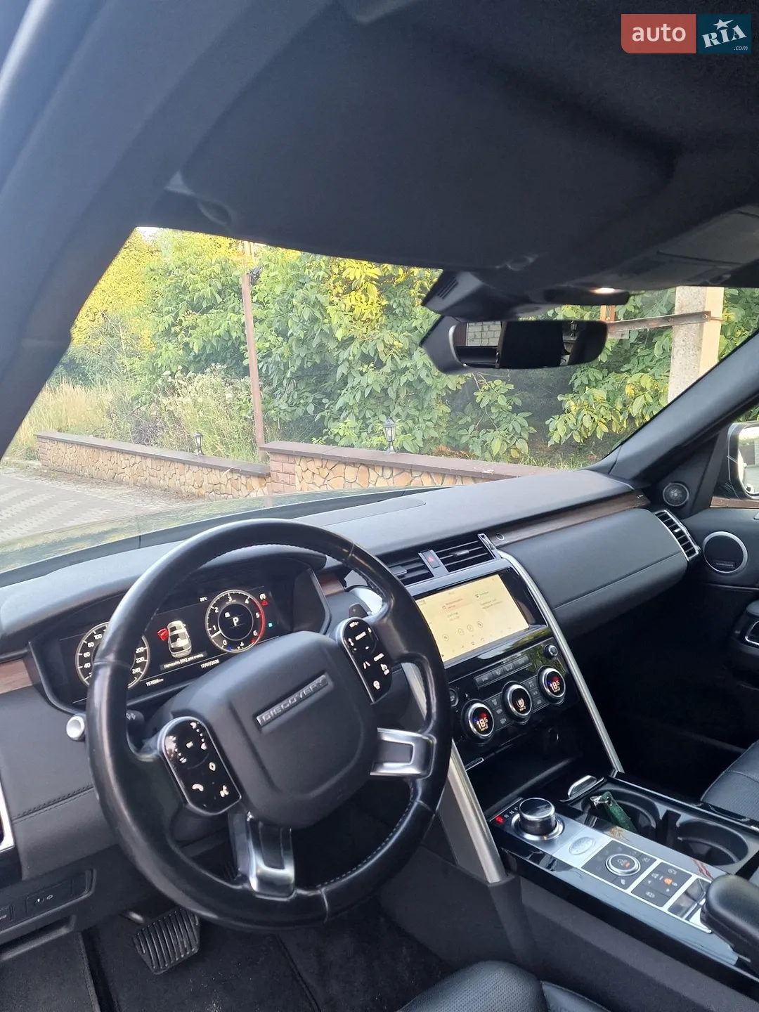 2018 Land Rover Discovery - мініатюра 14