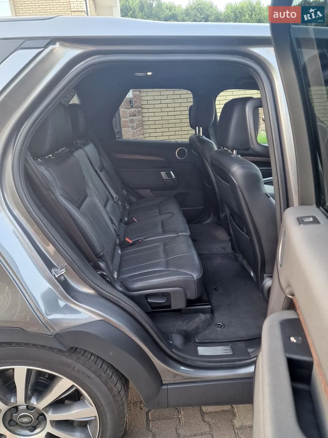 2018 Land Rover Discovery - мініатюра 18