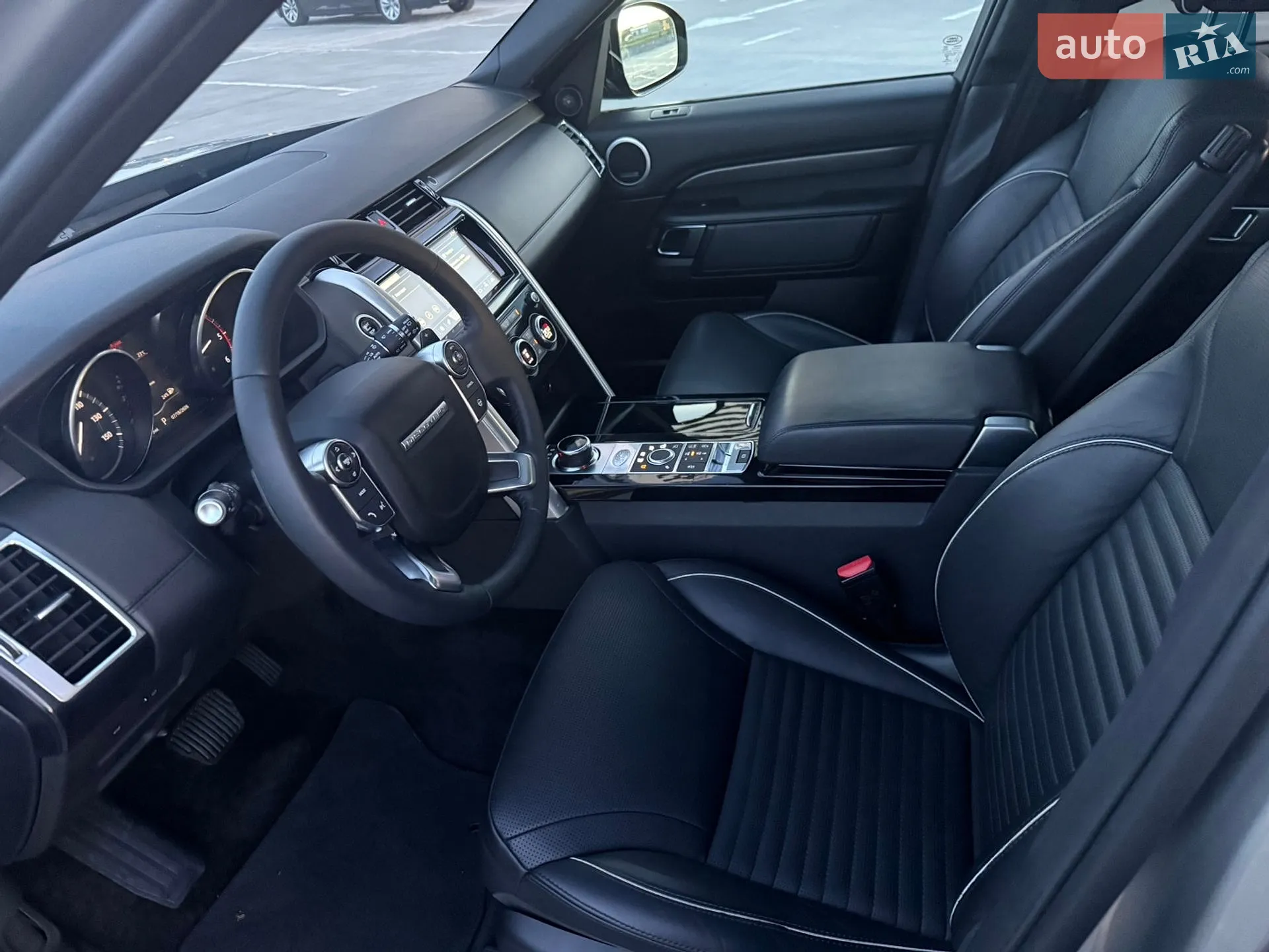 2017 Land Rover Discovery - мініатюра 24