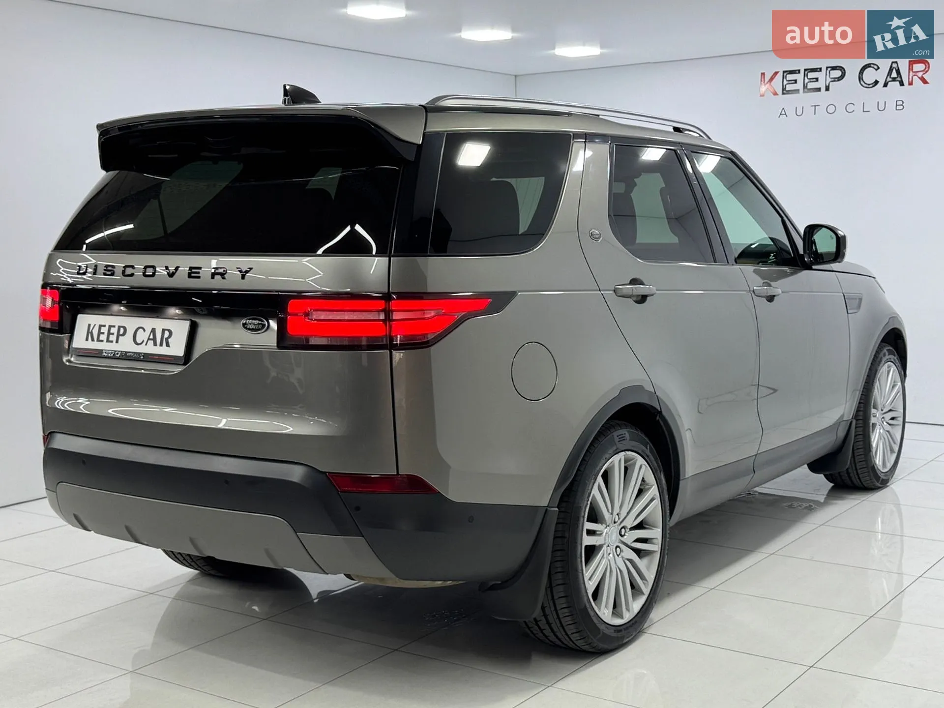 2017 Land Rover Discovery - мініатюра 18