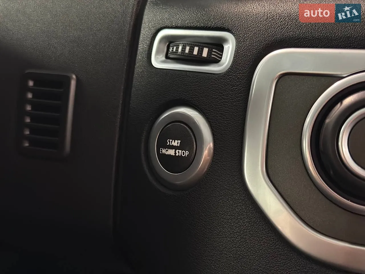 2014 Land Rover Discovery - мініатюра 32