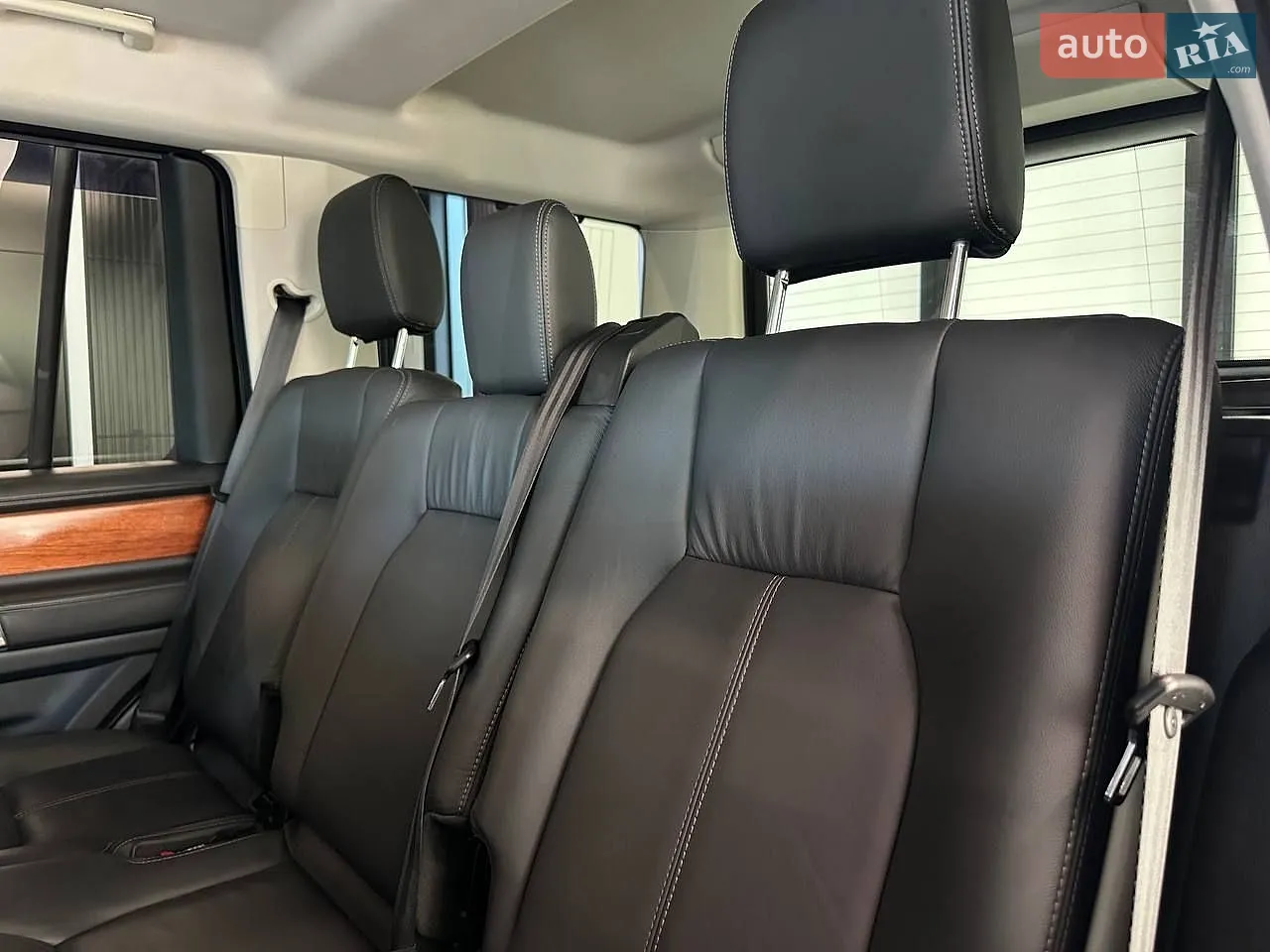 2014 Land Rover Discovery - мініатюра 33